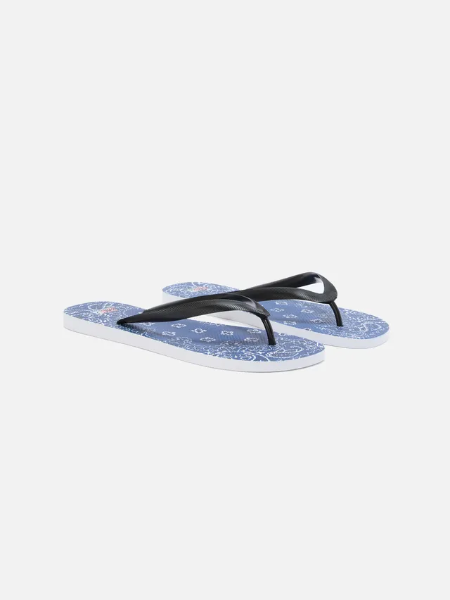 mc2-saint-barth-tommy-infradito-slip-on-bambino-in-gomma-con-stampa-bandana-blu- image 1