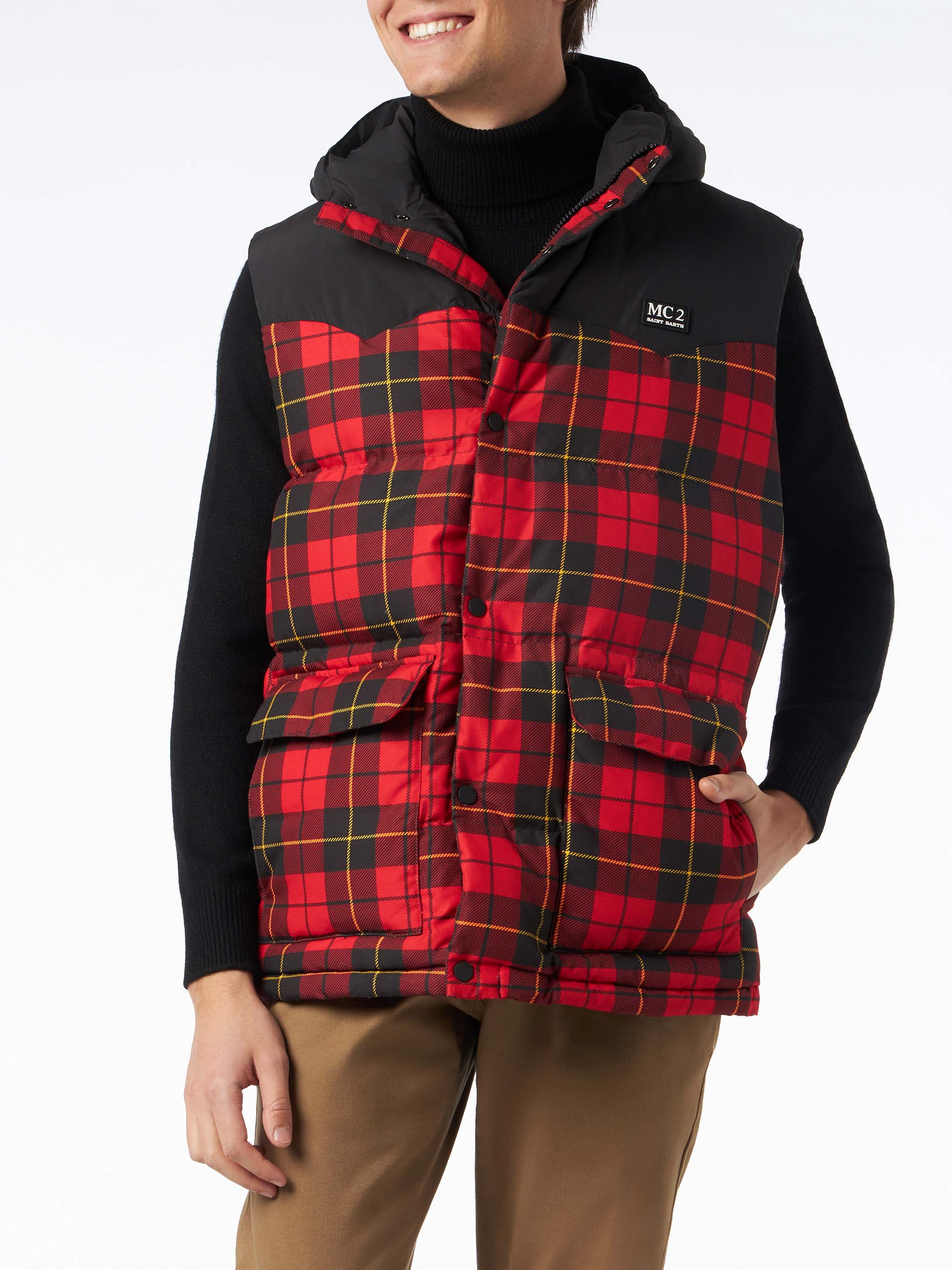mc2-saint-barth-gilet-klosters-uomo-con-fantasia-tartan-rosso-e-nero-cappuccio-e image 1