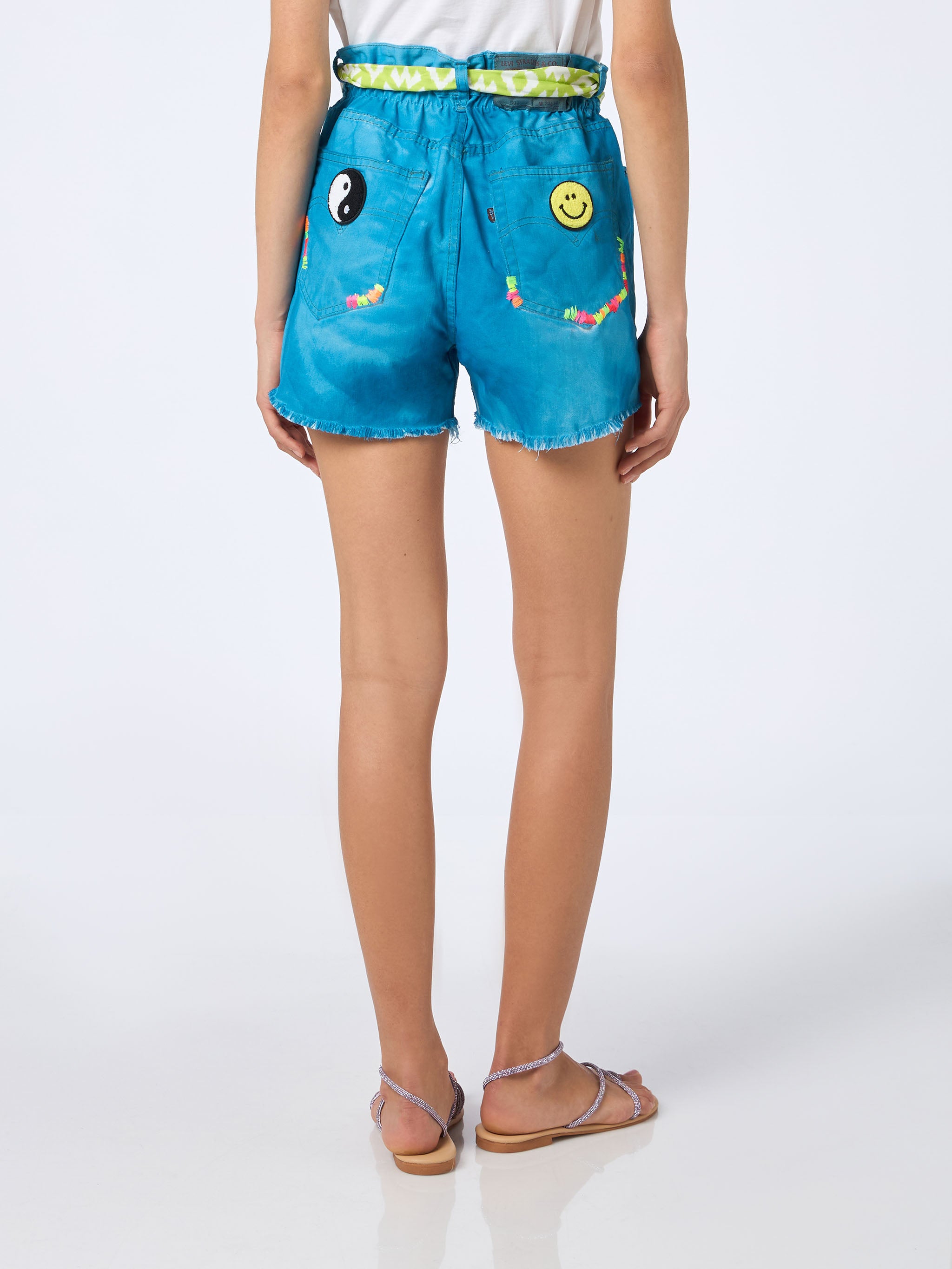 mc2-saint-barth-short-arizona-in-denim-turchese-con-ricami-e-applicazioni image 2