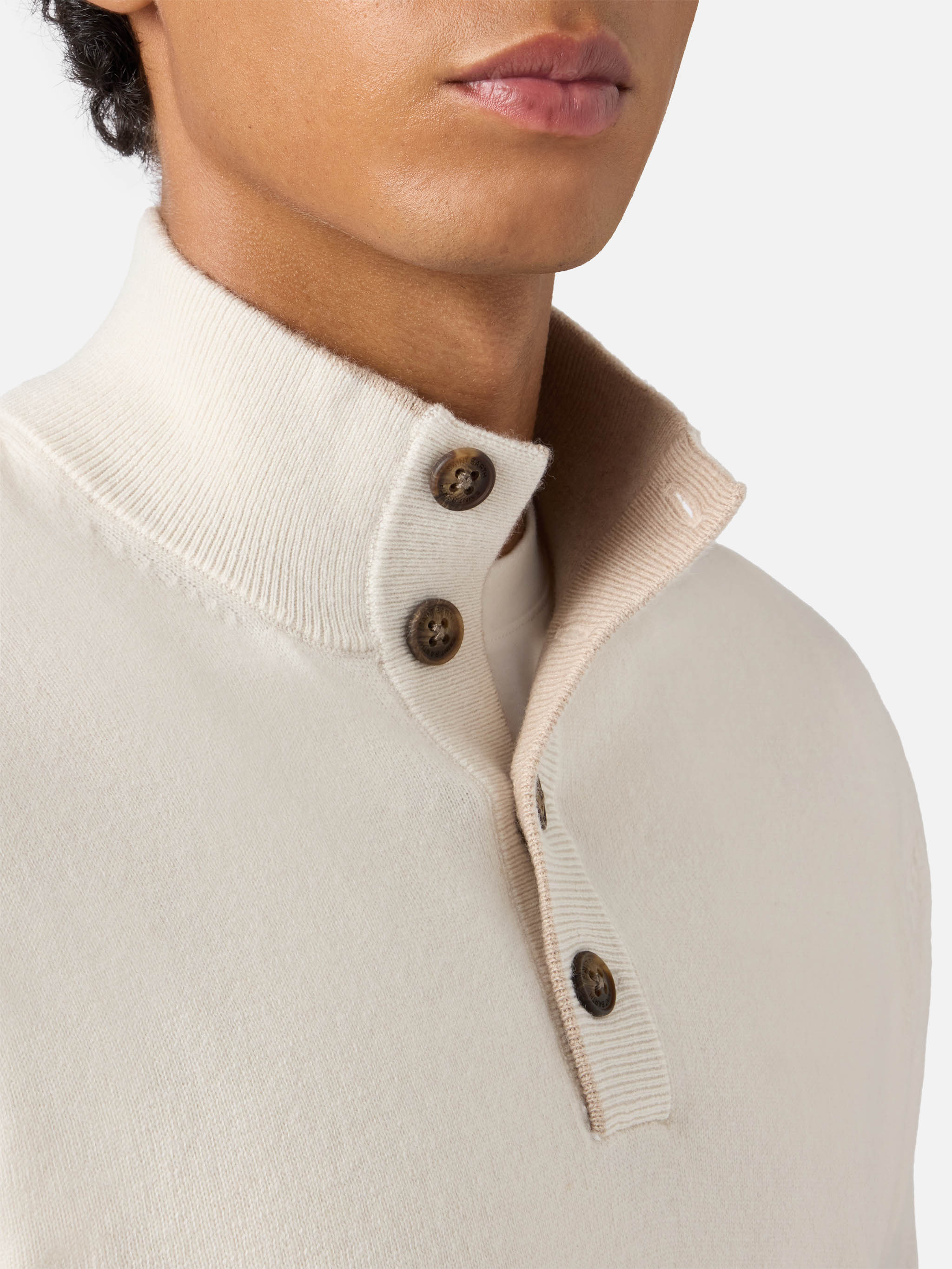 mc2-saint-barth-maglione-mezzocollo-con-zip-in-lana-merino-e-cashmere-bianco image 2
