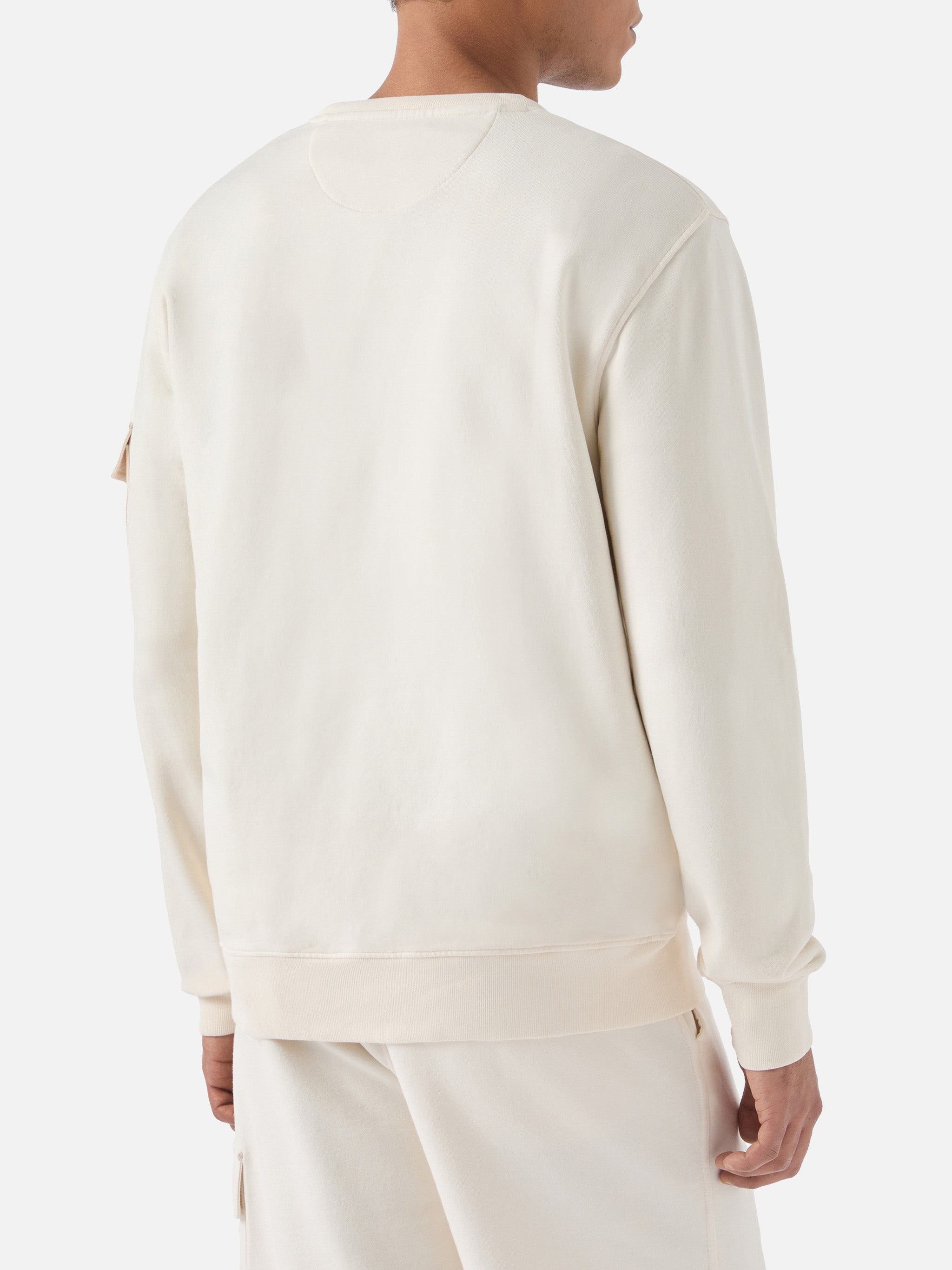 mc2-saint-barth-felpa-chester-uomo-in-cotone-crema-con-tasca-su-manica image 3