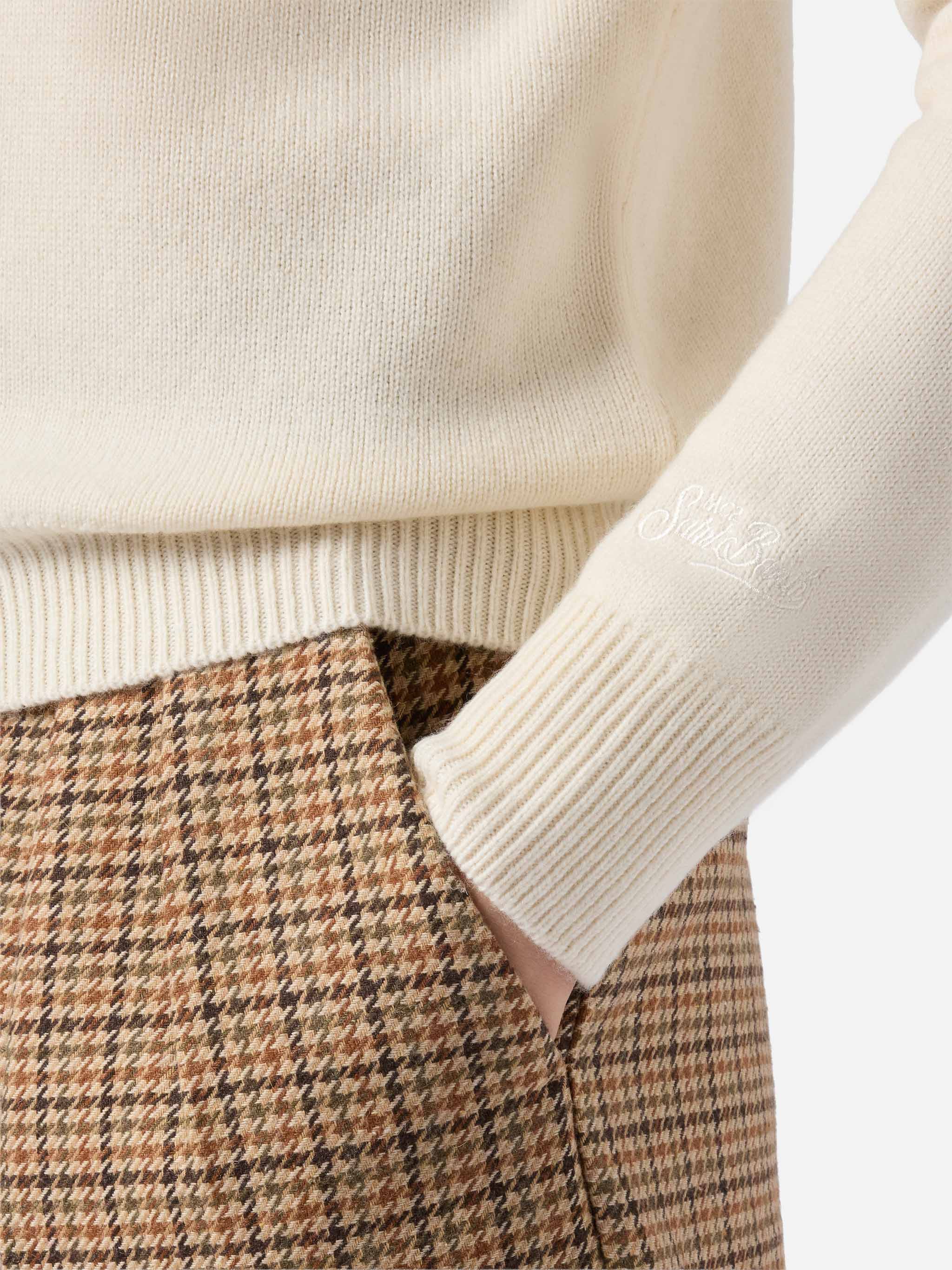 mc2-saint-barth-maglione-new-queen-bianco-in-misto-cashmere-ricamo-st-moritz image 3