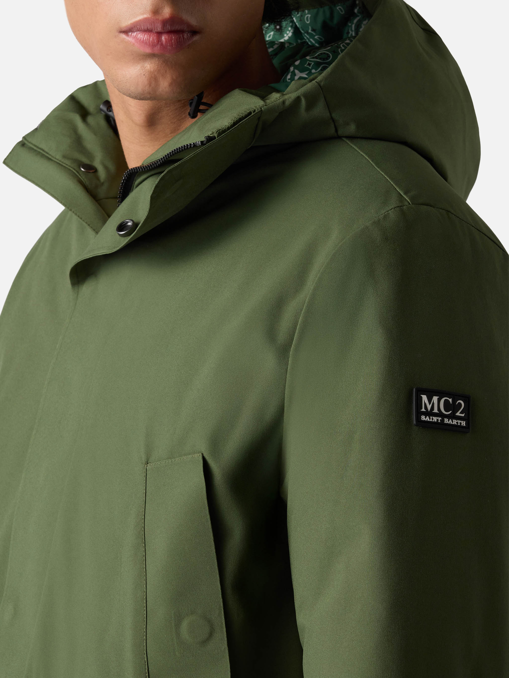 mc2-saint-barth-voyager-down-parka-uomo-bandana-verde-militare-antivento image 5