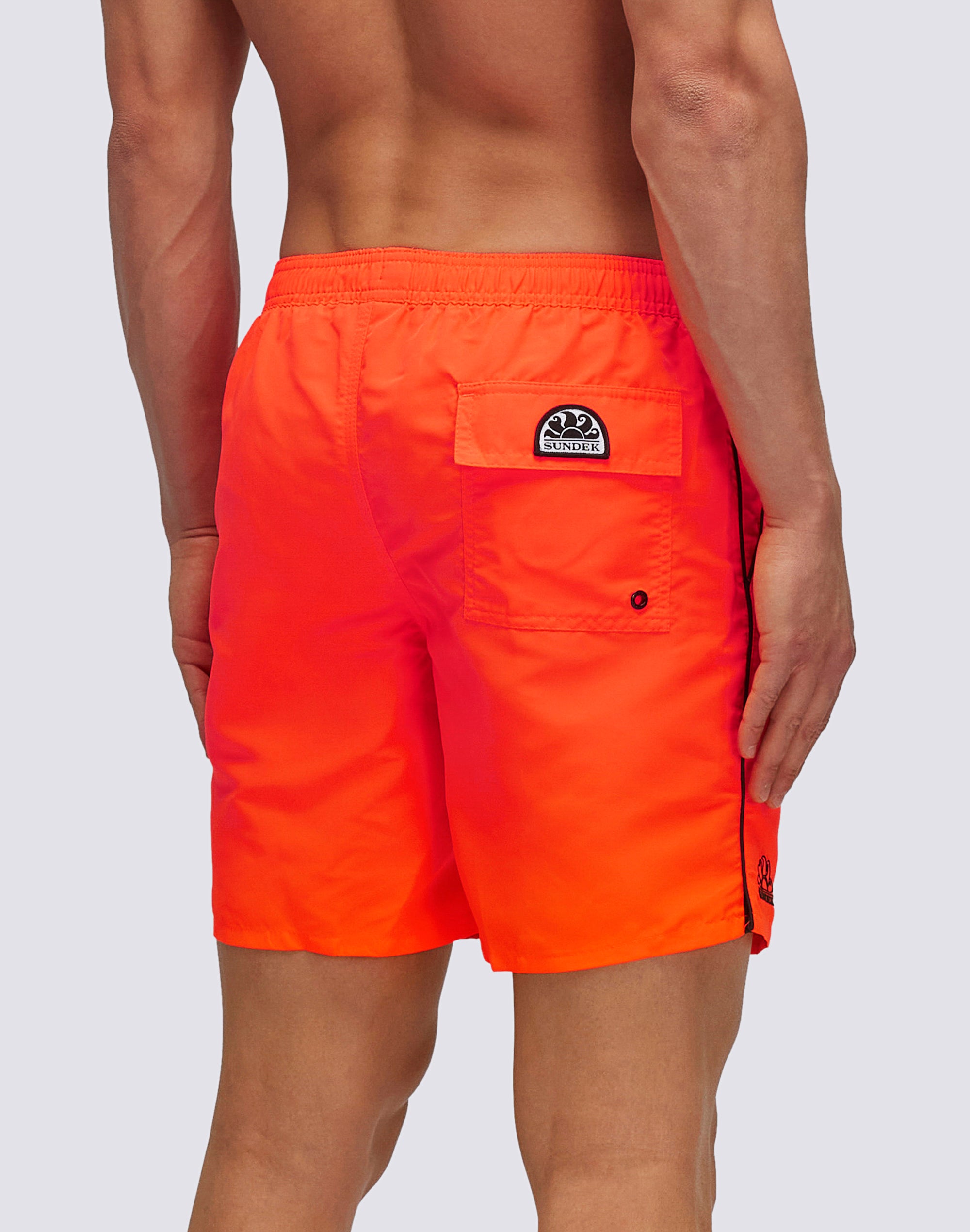 sundek-iconic-taffeta-costume-da-bagno-uomo-lunghezza-media-con-piping image 2