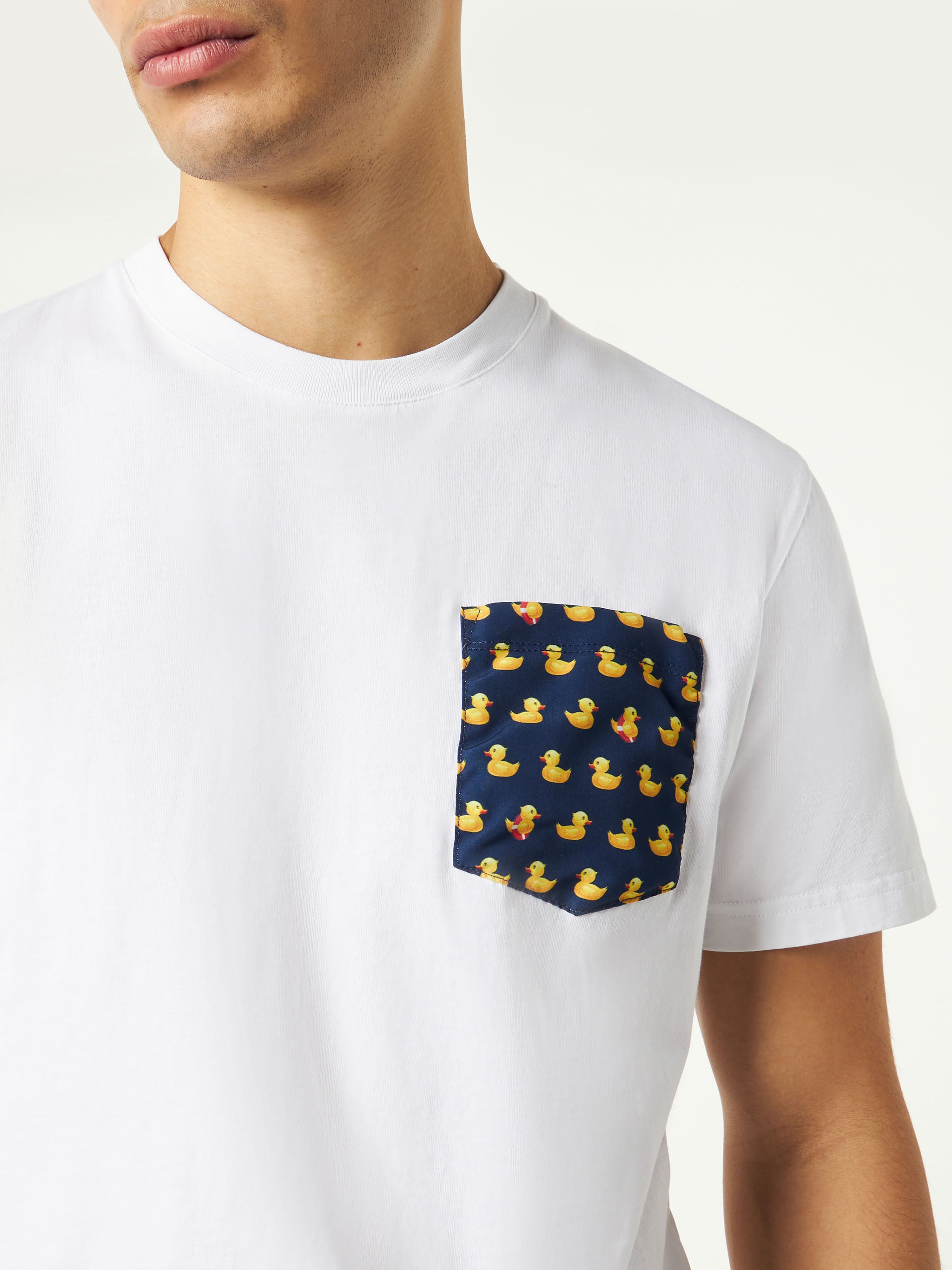 mc2-saint-barth-blanche-t-shirt-uomo-bianca-in-cotone-con-taschino-ducky image 3