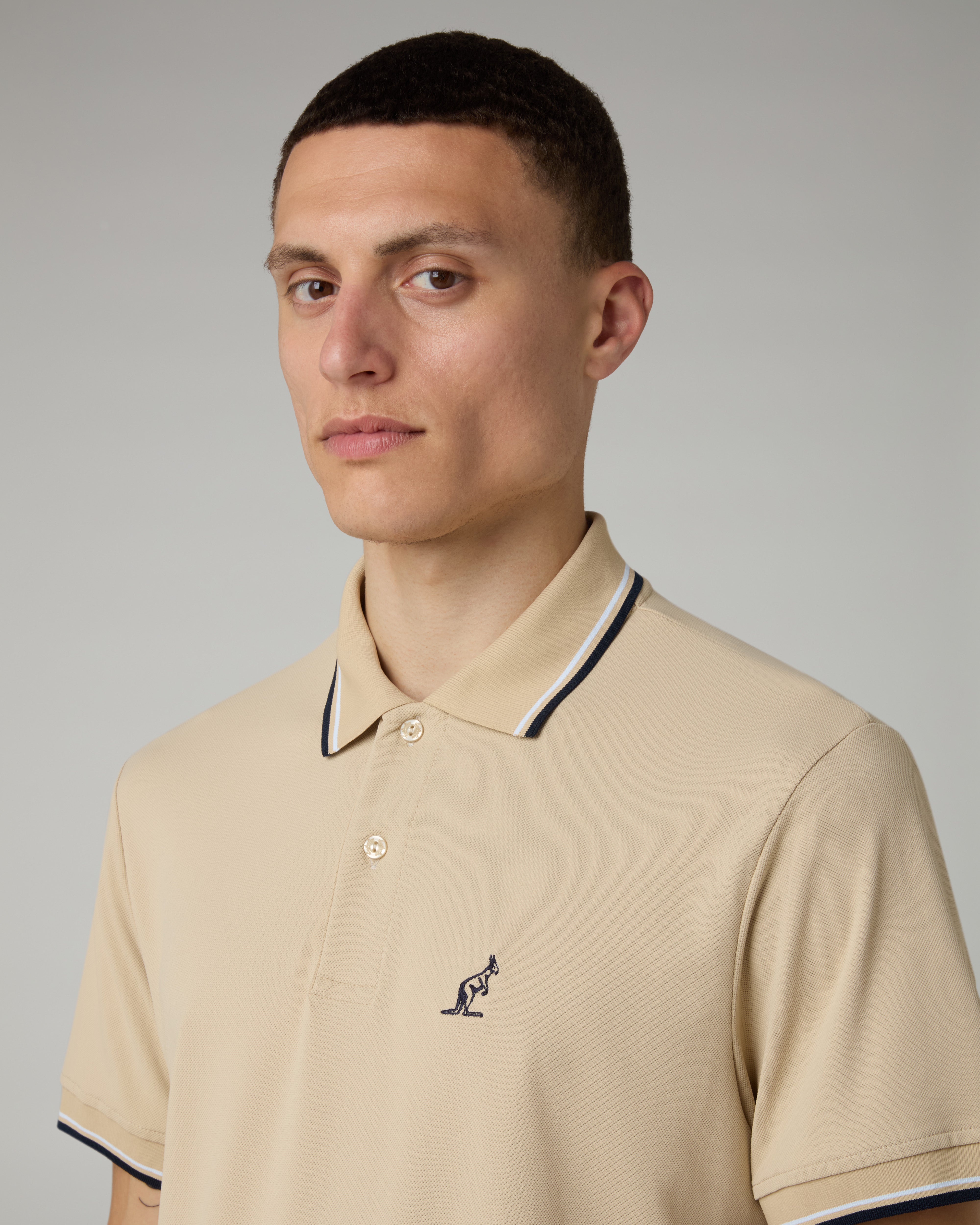 australian-2-stripes-polo-shirt-polo-tecnica-sabbia image 4