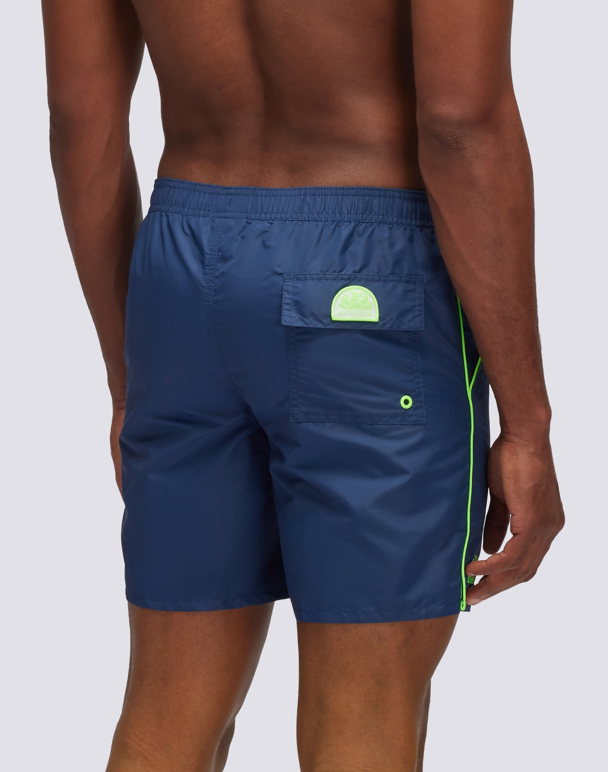 sundek-iconic-costume-mare-uomo-lunghezza-media-vita-elasticata-taffeta-con-pipi image 2