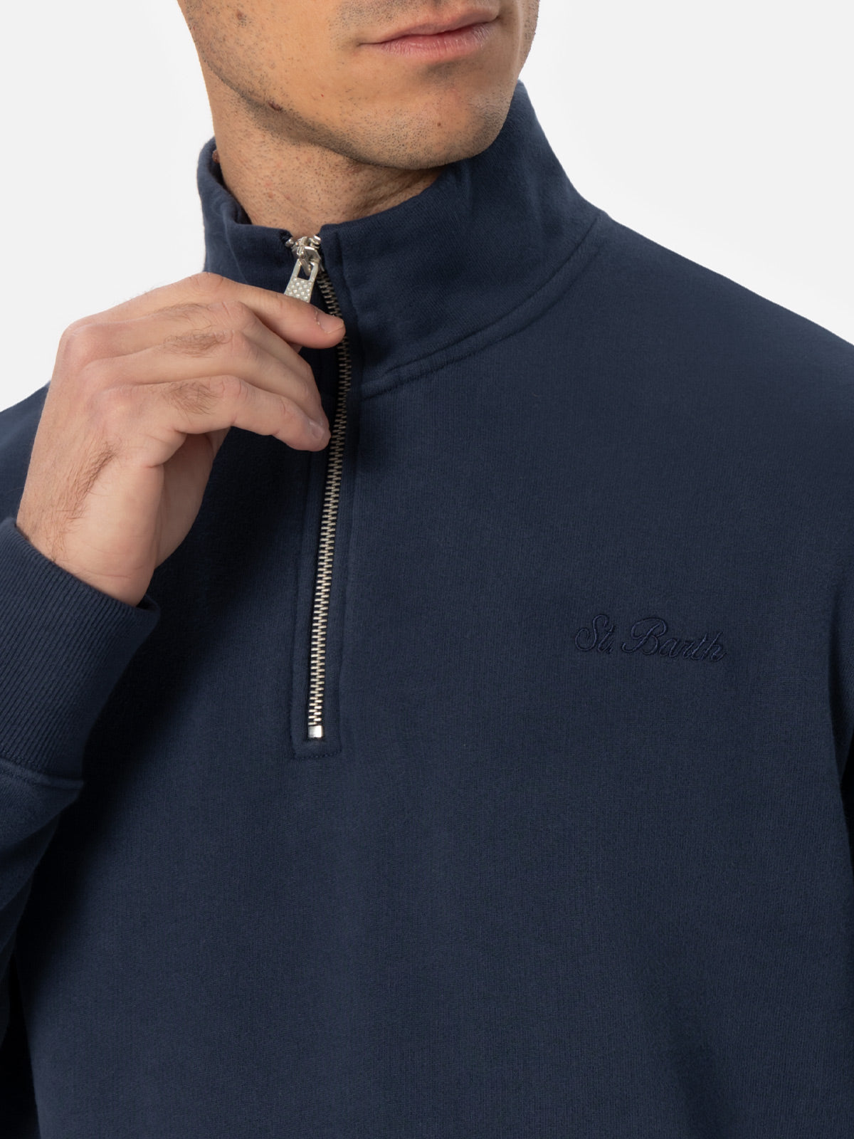 mc2-saint-barth-felpa-dunkan-uomo-blu-navy-mezza-zip-in-cotone-con-ricamo-logo image 2