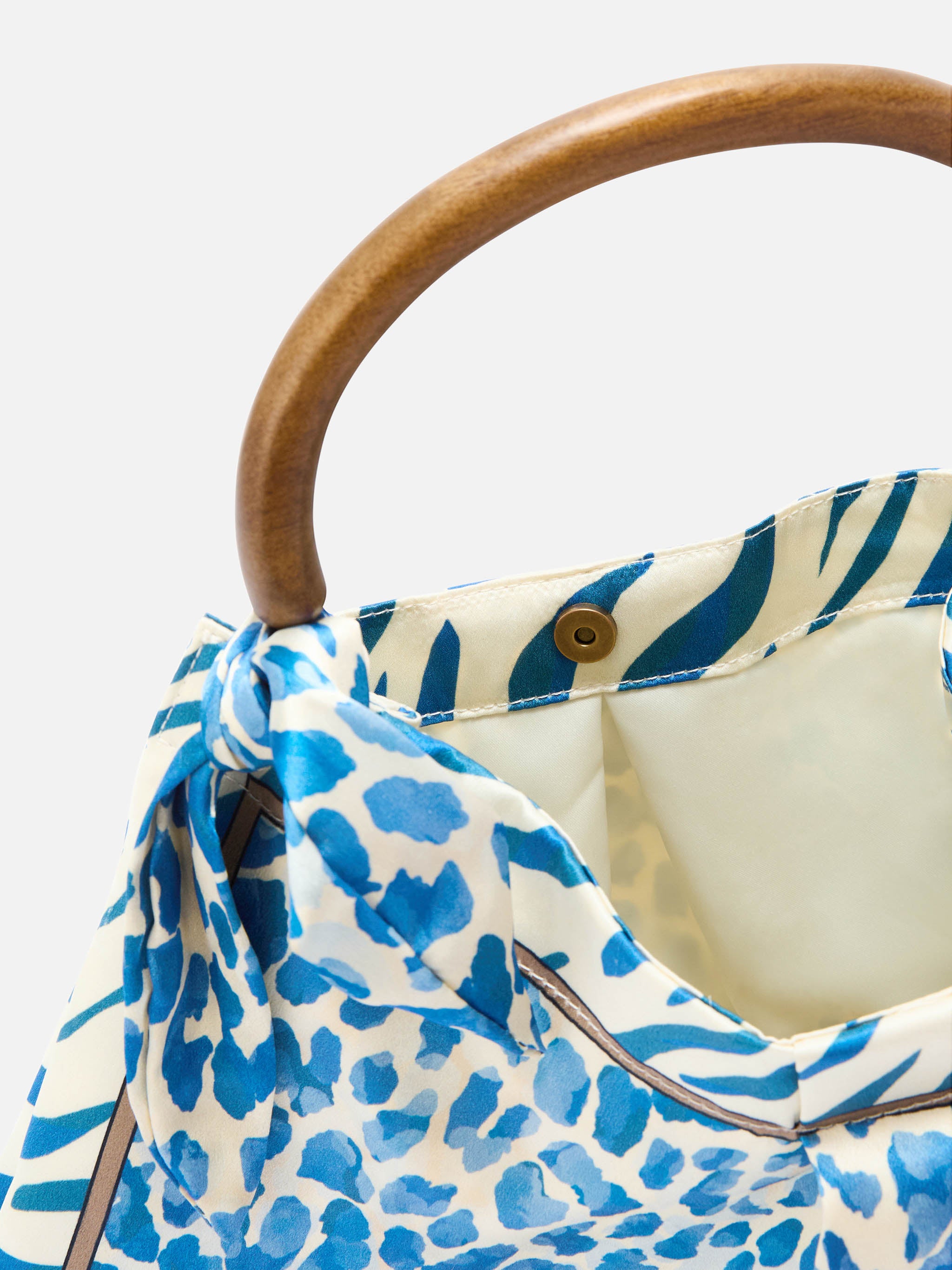 mc2-saint-barth-foulard-borsa-in-seta-blu-avorio-manico-legno-animalier image 5