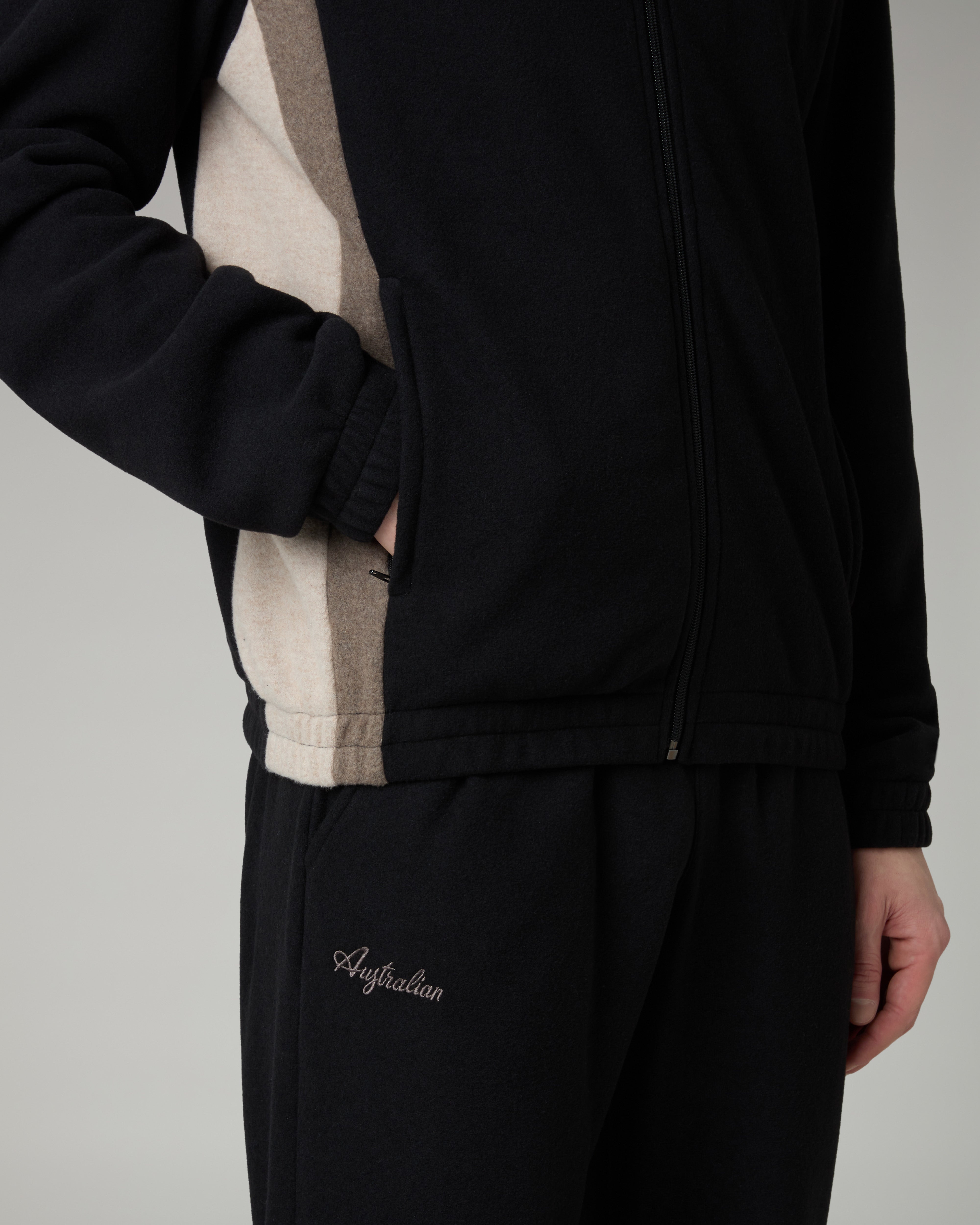 australian-legacy-tracksuit-tuta-in-softech-nero-made-in-italy image 5