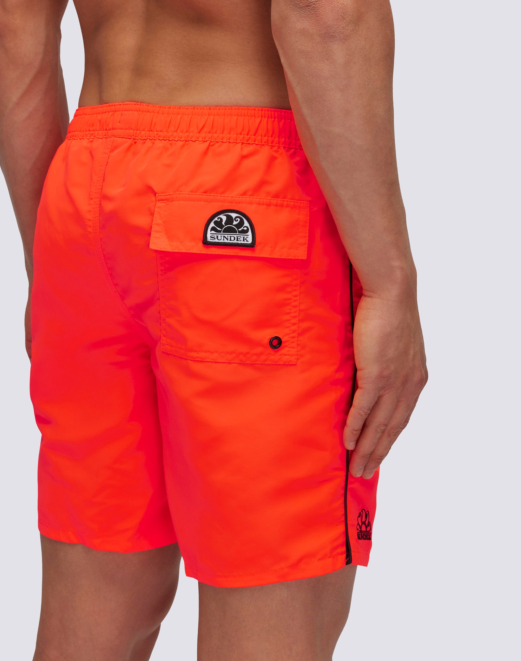 sundek-iconic-taffeta-costume-da-bagno-uomo-lunghezza-media-con-piping image 3