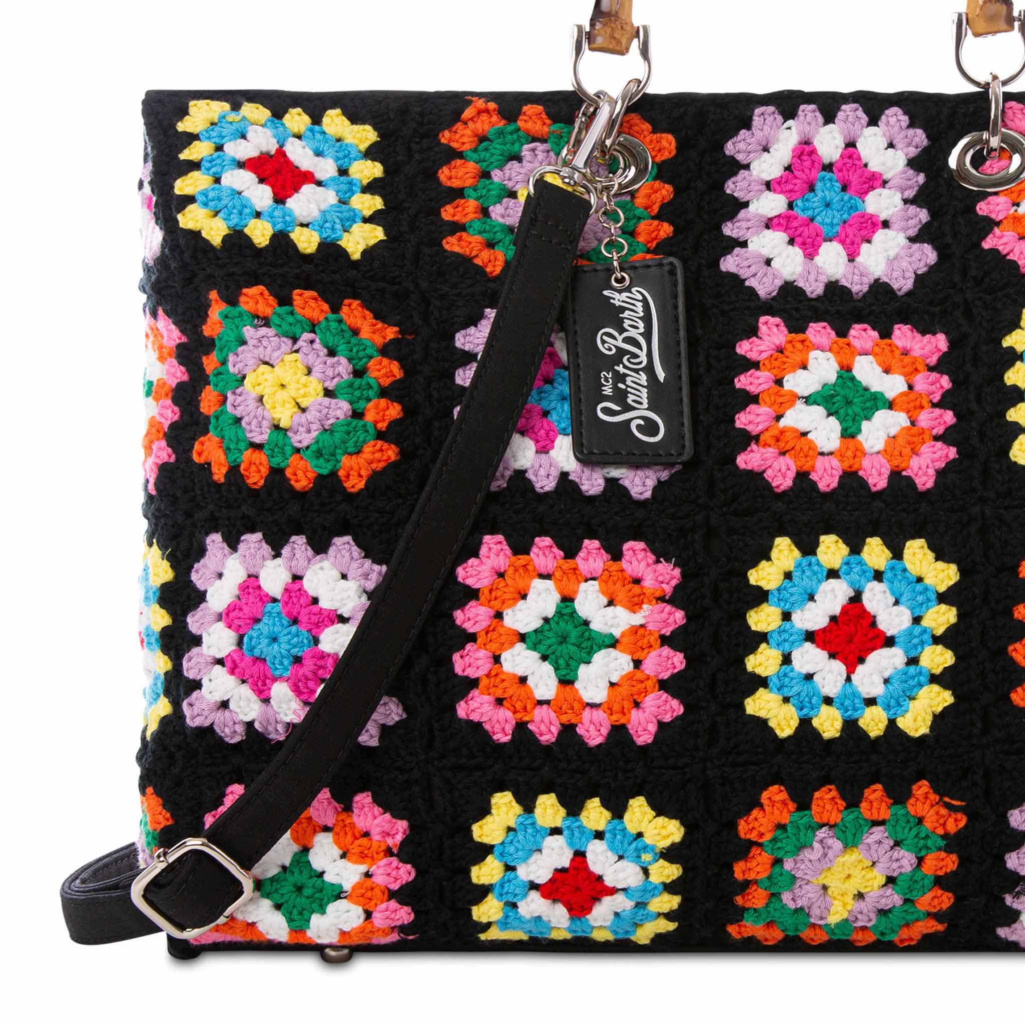 mc2-saint-barth-borsa-tote-fatta-a-mano-all-uncinetto-multicolore-su-fondo-nero- image 3