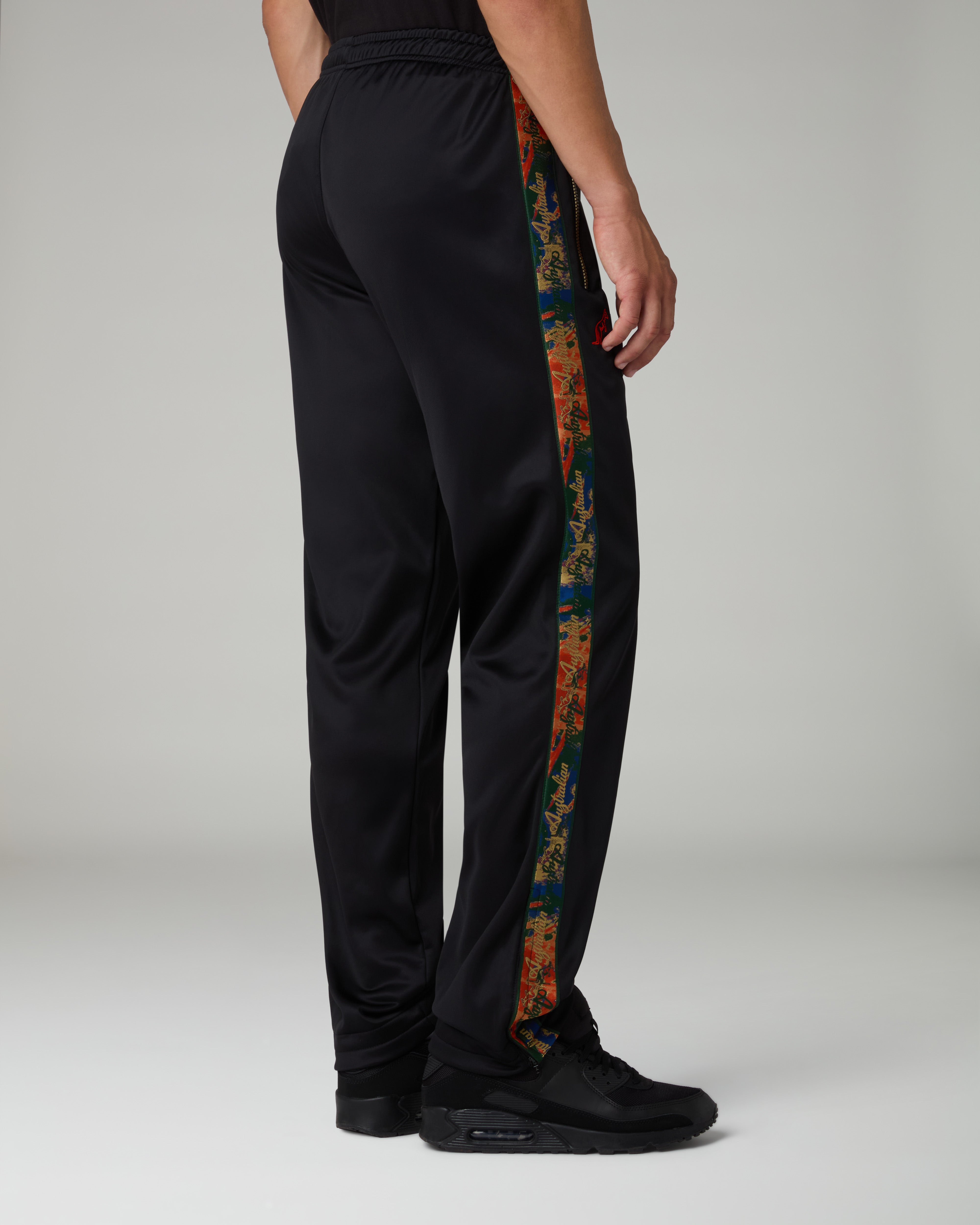 australian-nebula-tape-track-pant-pantalone-tuta-nero-con-banda image 3
