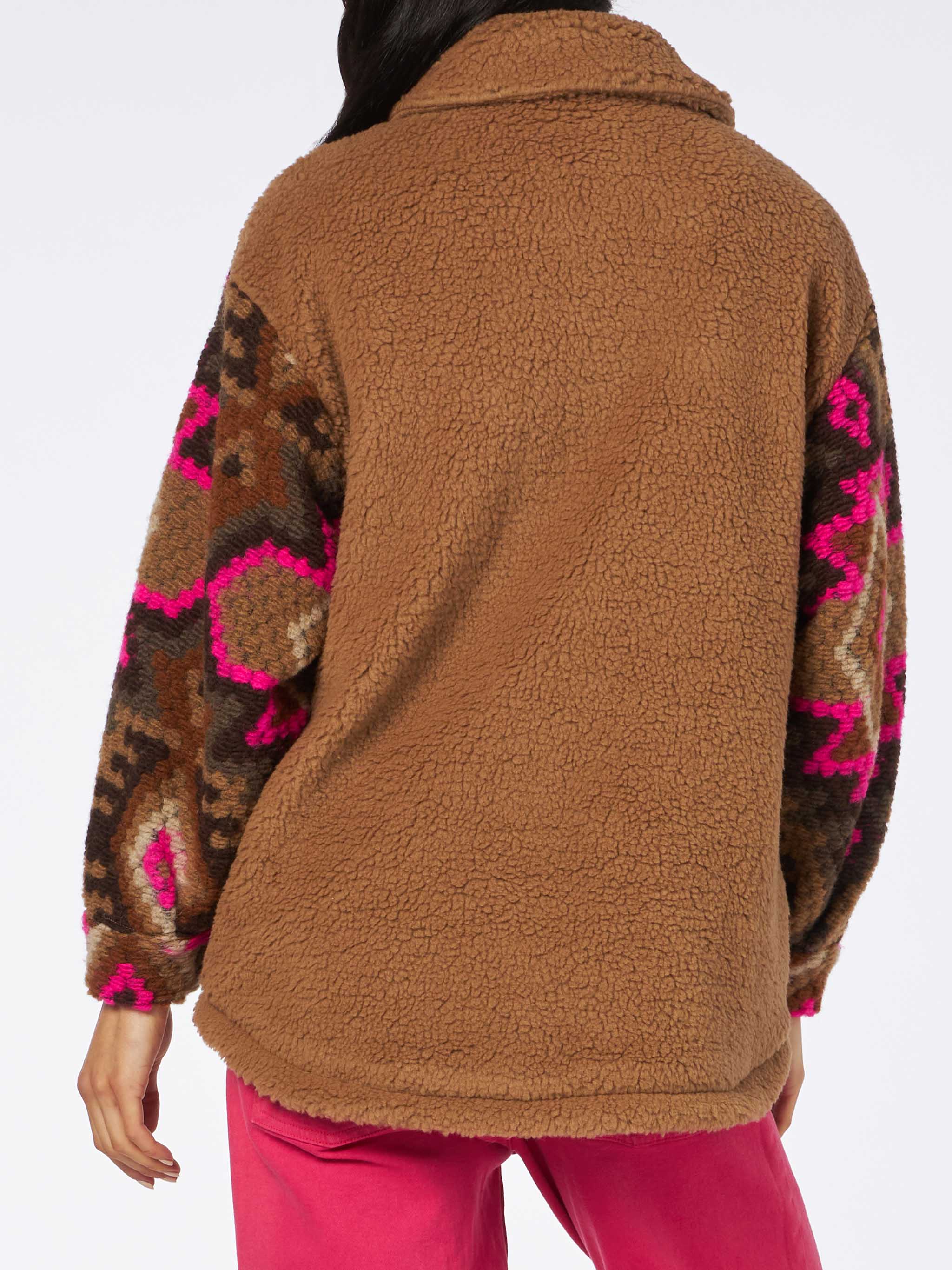 giacca-elys-overshirt-mc2-saint-barth-in-sherpa-marrone-con-stampa-etnica-su-man image 3