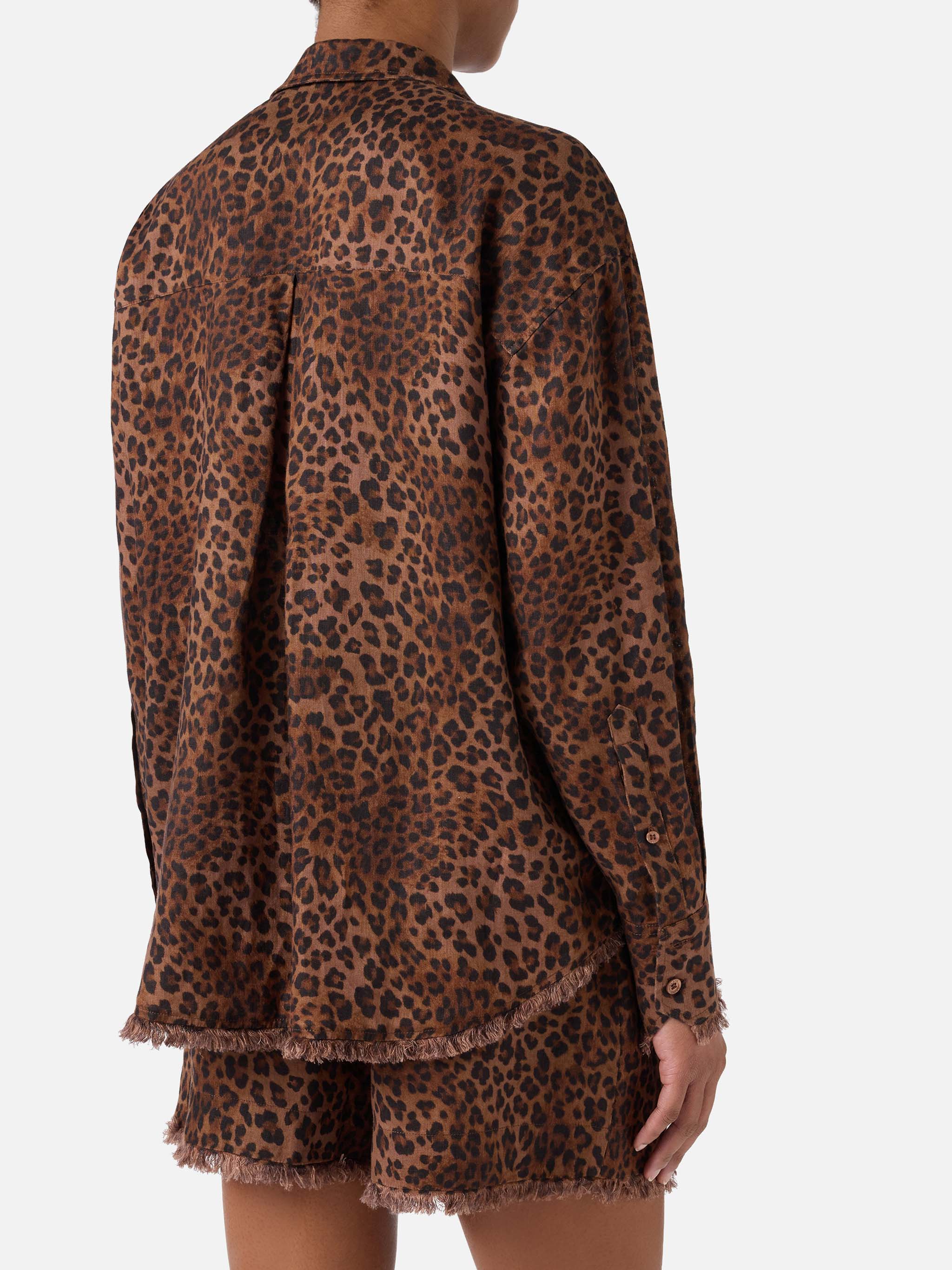 camicia-cristal-mc2-saint-barth-in-lino-con-stampa-leopardata image 3