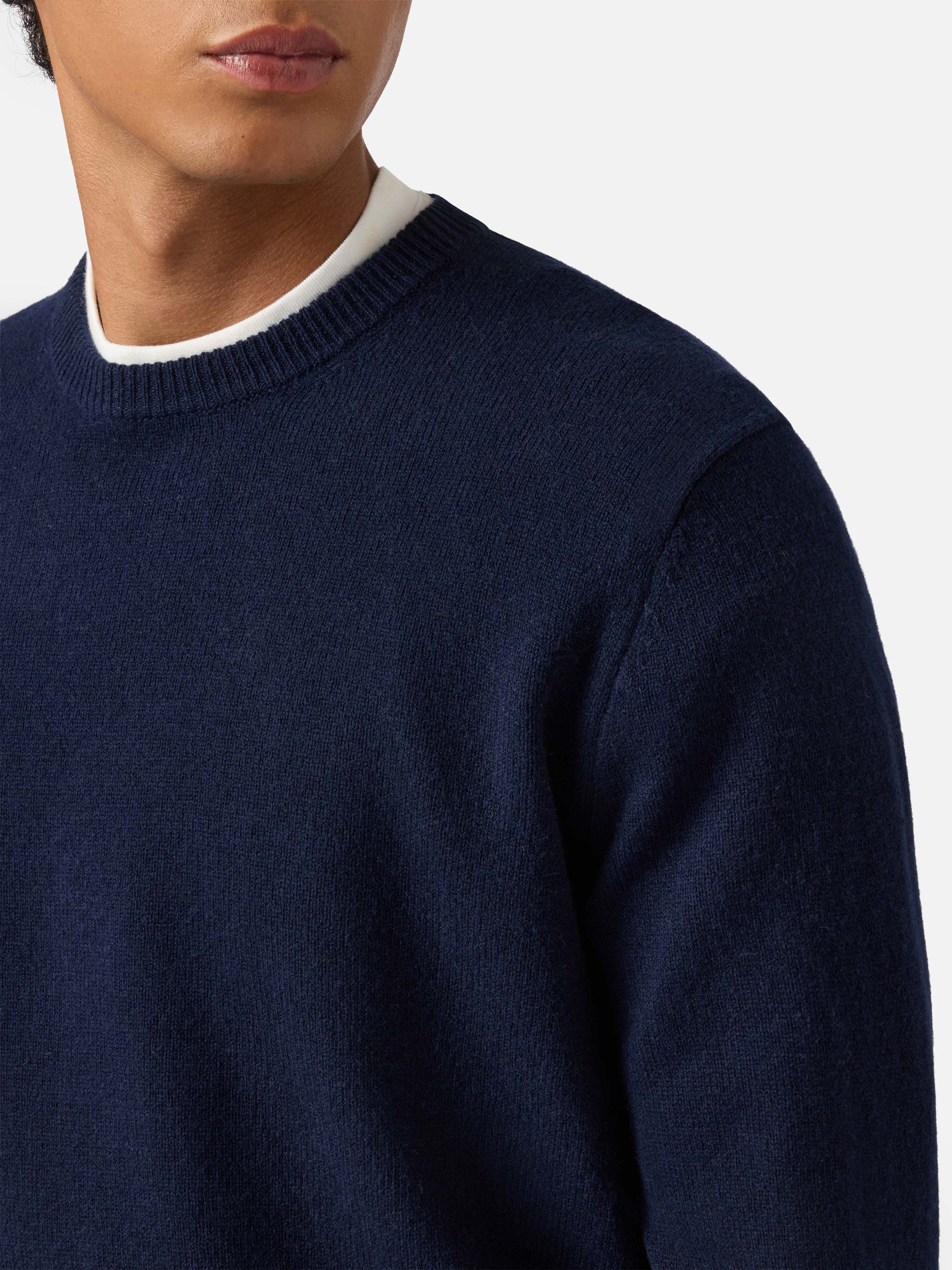 mc2-saint-barth-regent-maglione-girocollo-in-100-lambswool-blu-notte image 2