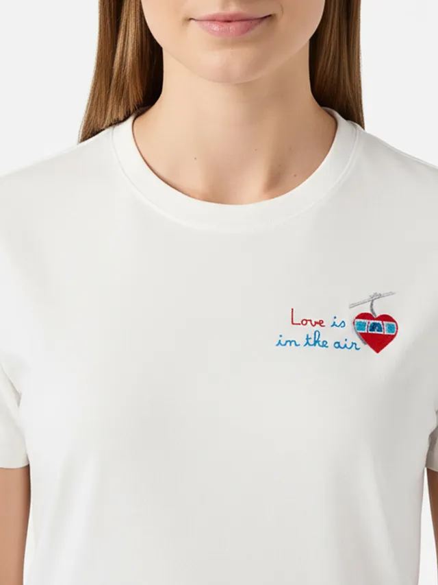 mc2-saint-barth-t-shirt-emilie-in-cotone-bianco-con-ricamo-love-is-in-the-air image 1