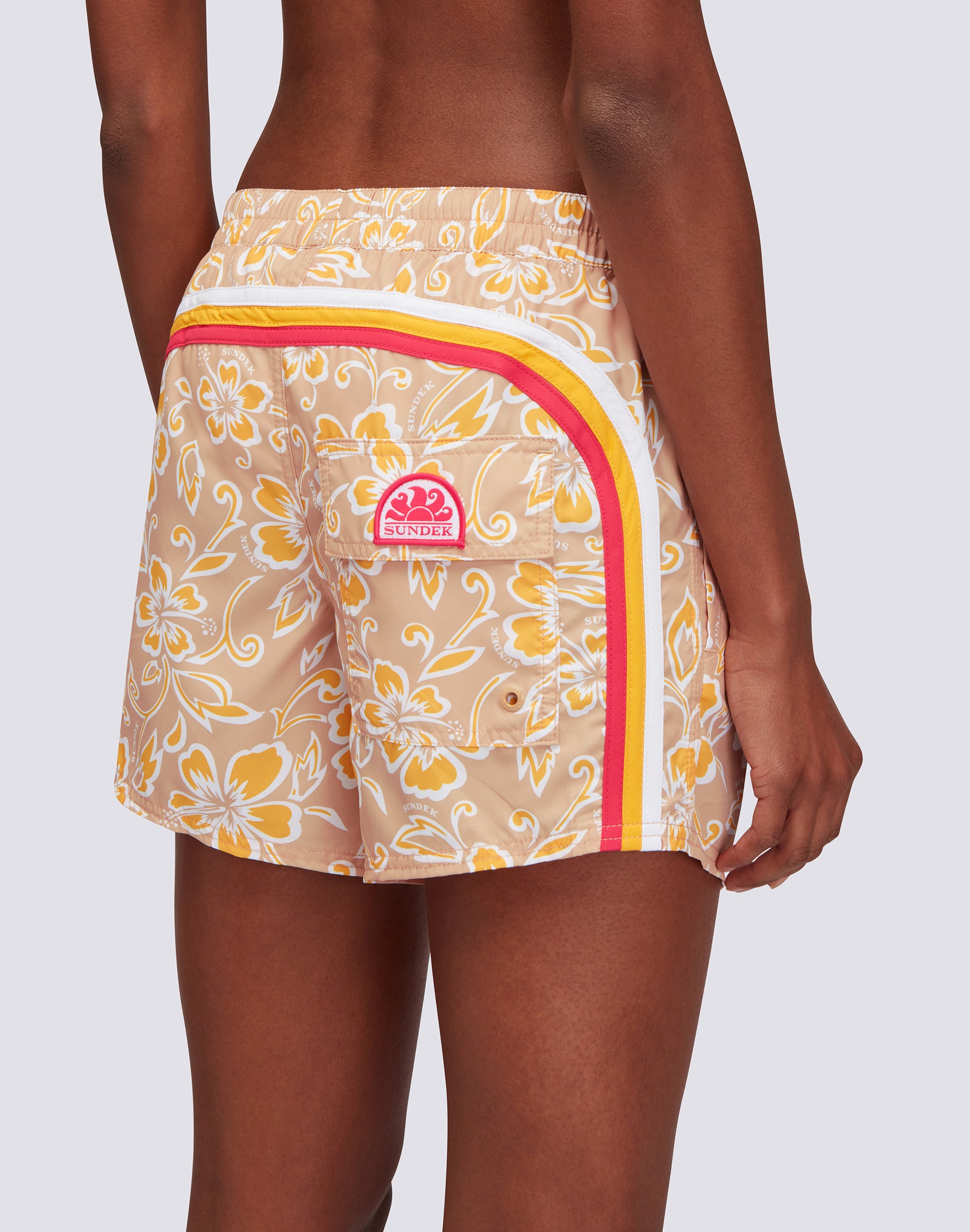 sundek-coast-pantaloncino-mare-donna-repreve-con-stampa-hibiscus-sk23-2 image 3