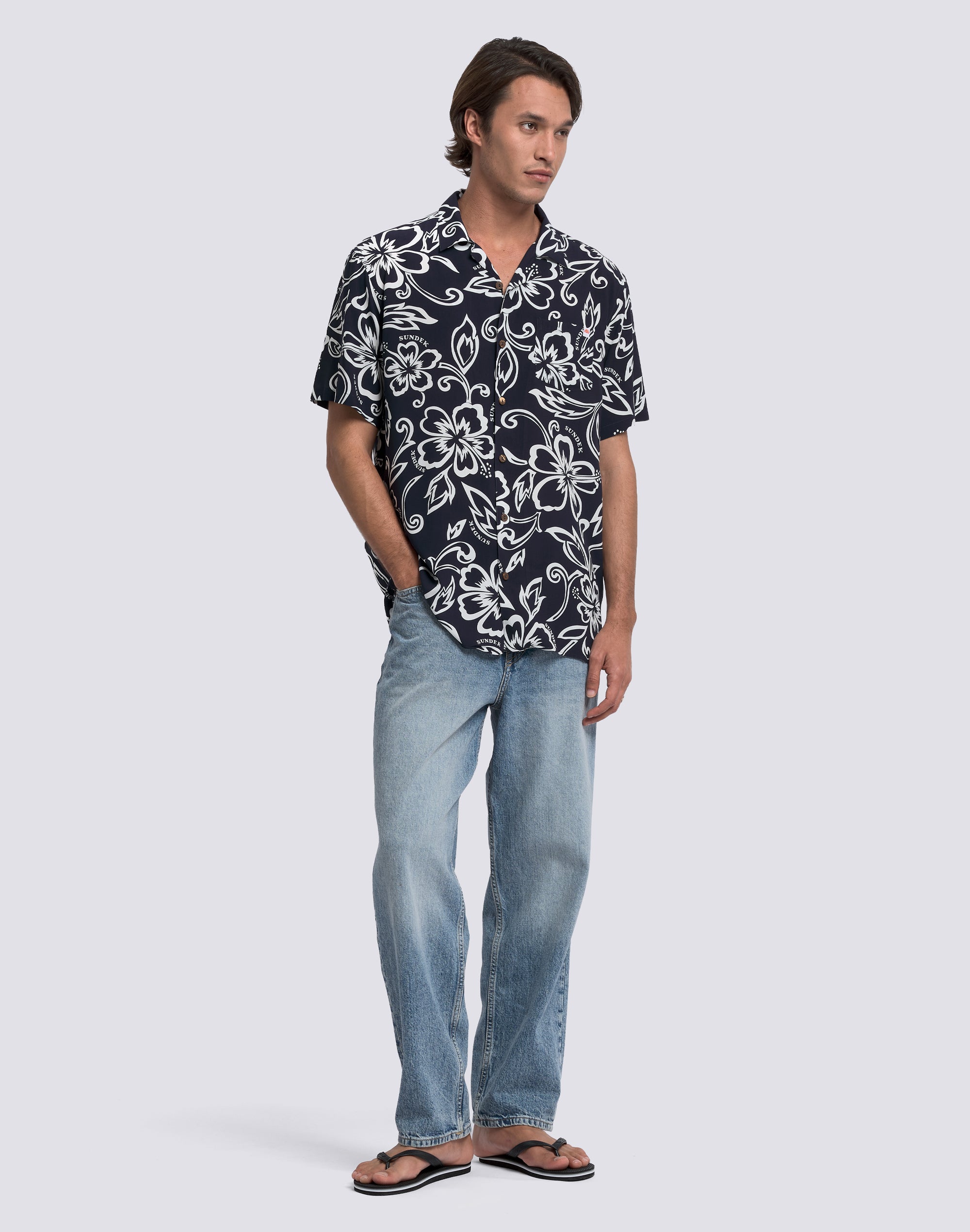 sundek-camicia-uomo-stampata-bowling-in-viscosa-popeline-maniche-corte image 3