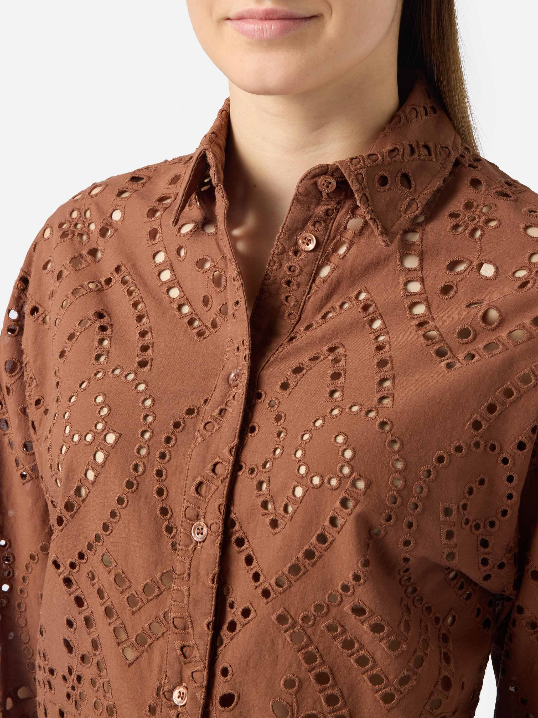 mc2-saint-barth-oriane-camicia-crop-donna-marrone-in-cotone-sangallo image 2