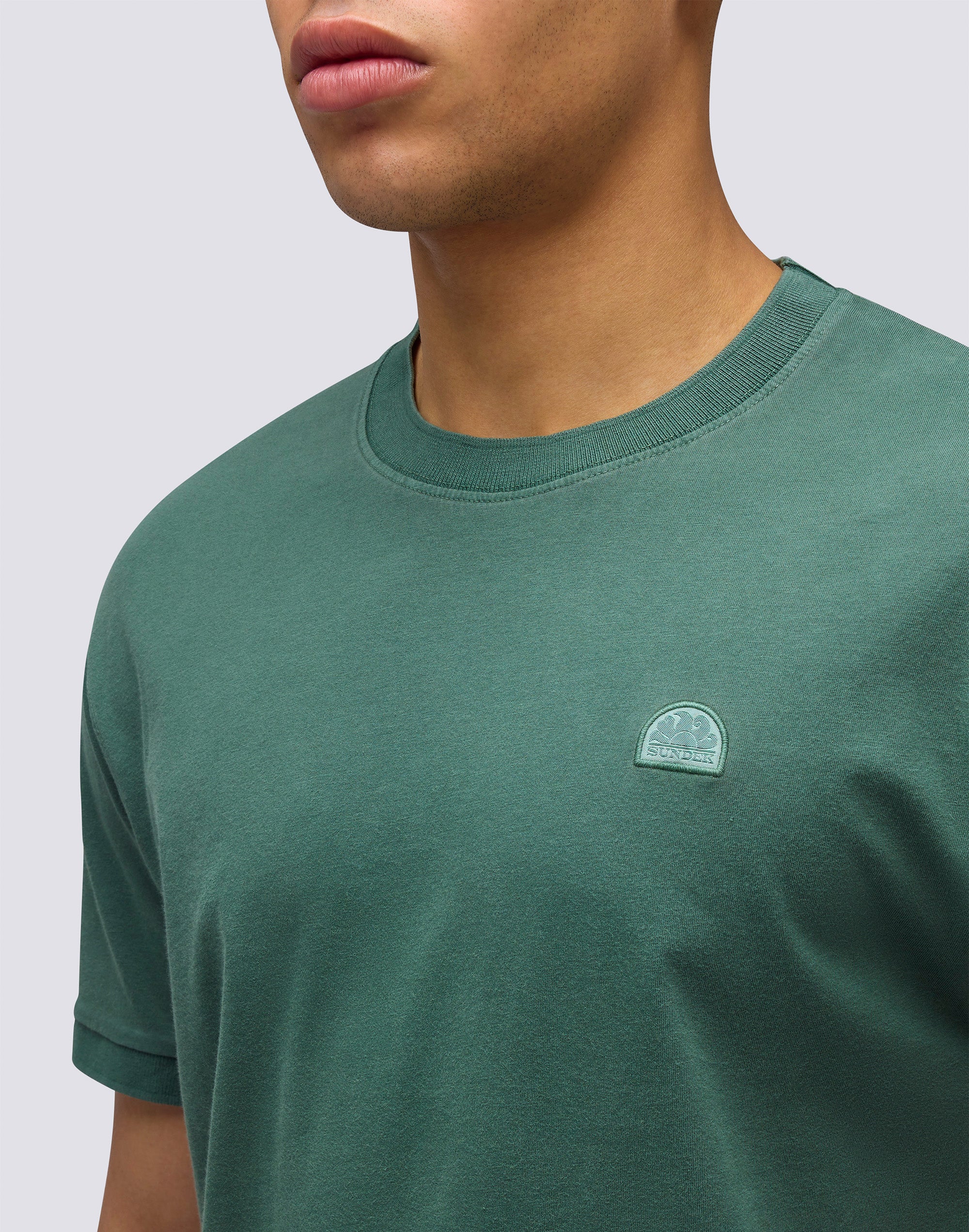 sundek-t-shirt-new-dey-girocollo-tinto-capo-con-logo-t-shirt-uomo image 4