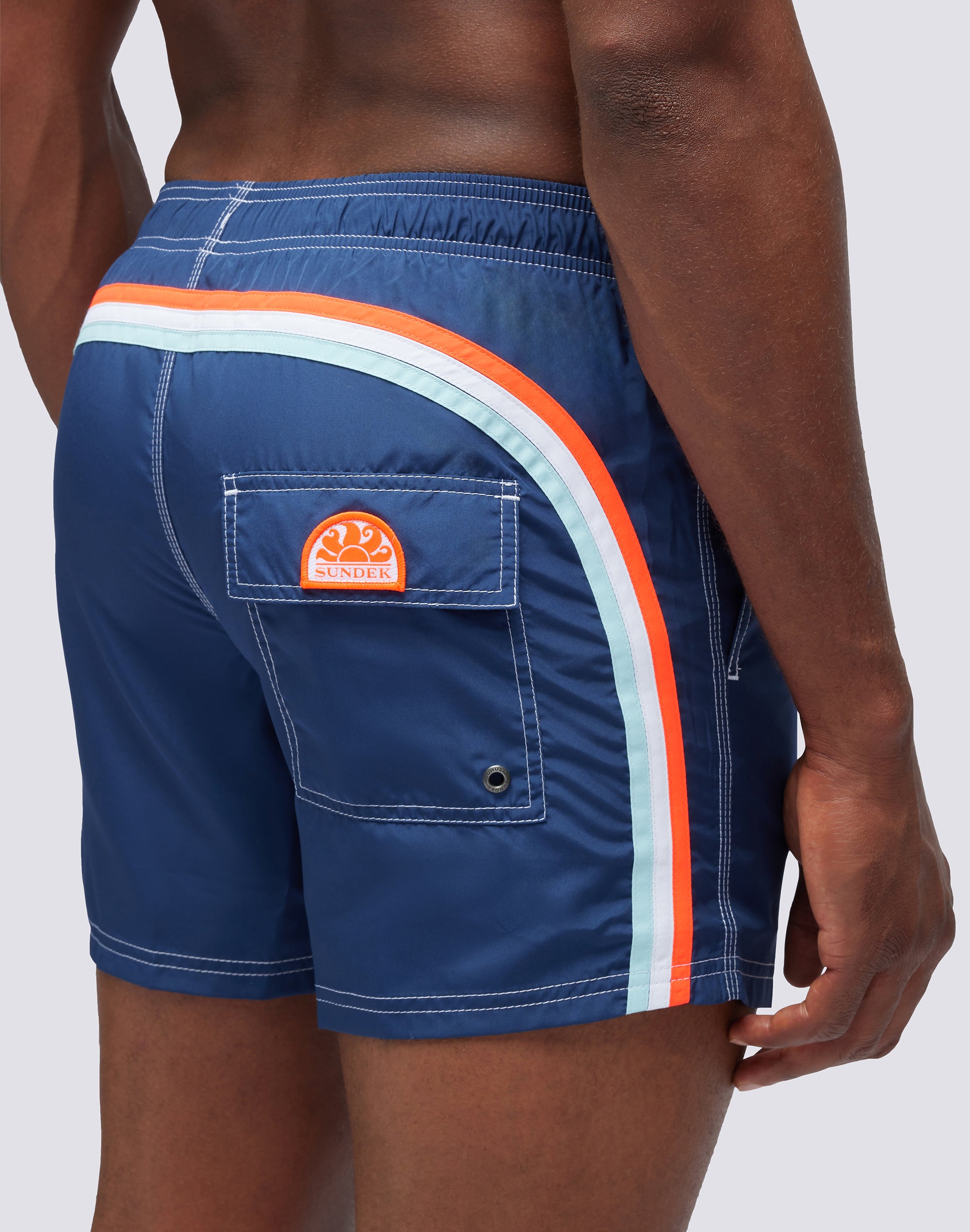 sundek-costume-da-bagno-uomo-corto-light-poly-con-arcobaleno image 3