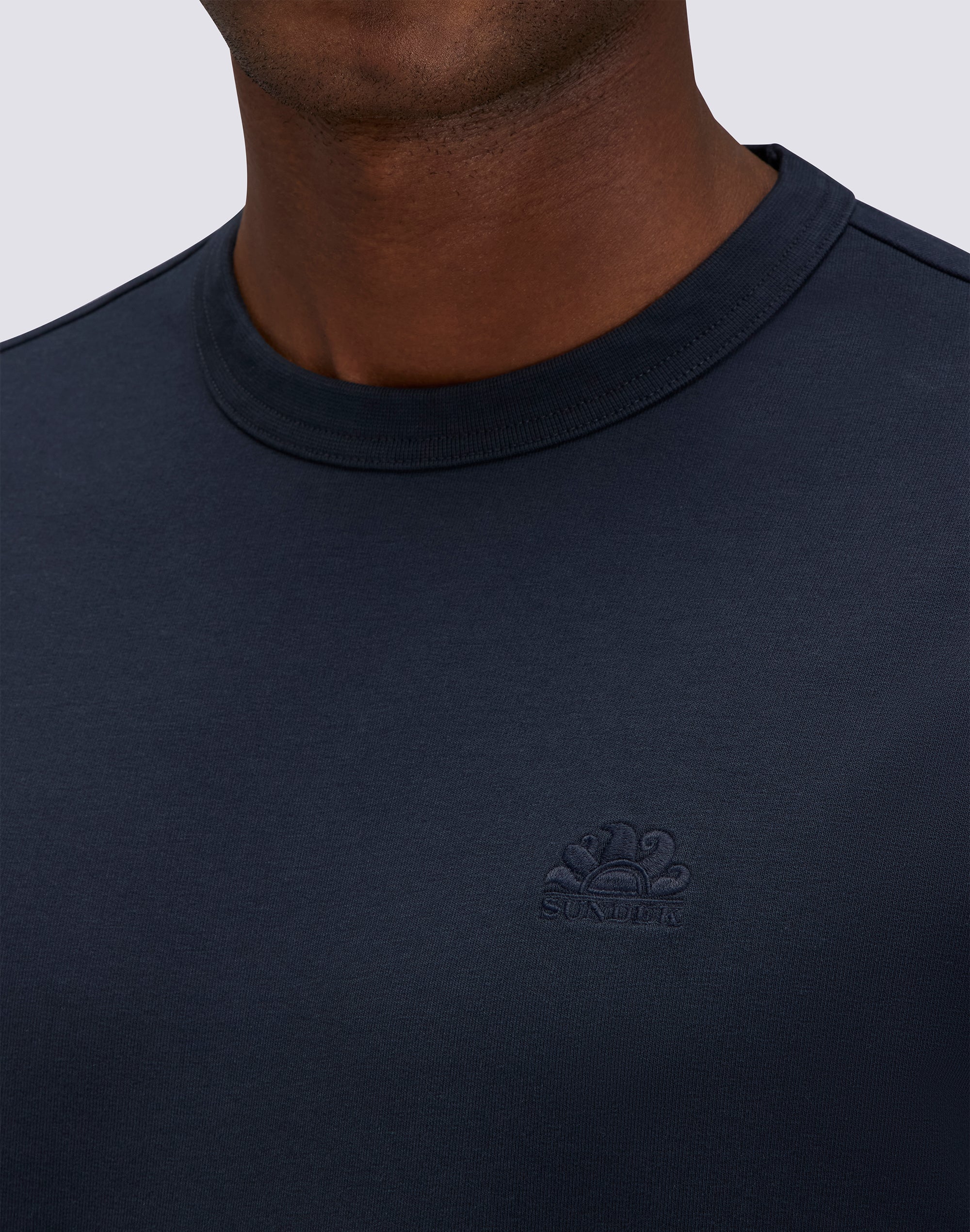 sundek-m430jhf9500-felpa-uomo-girocollo-degarzata-logo-ricamato image 4