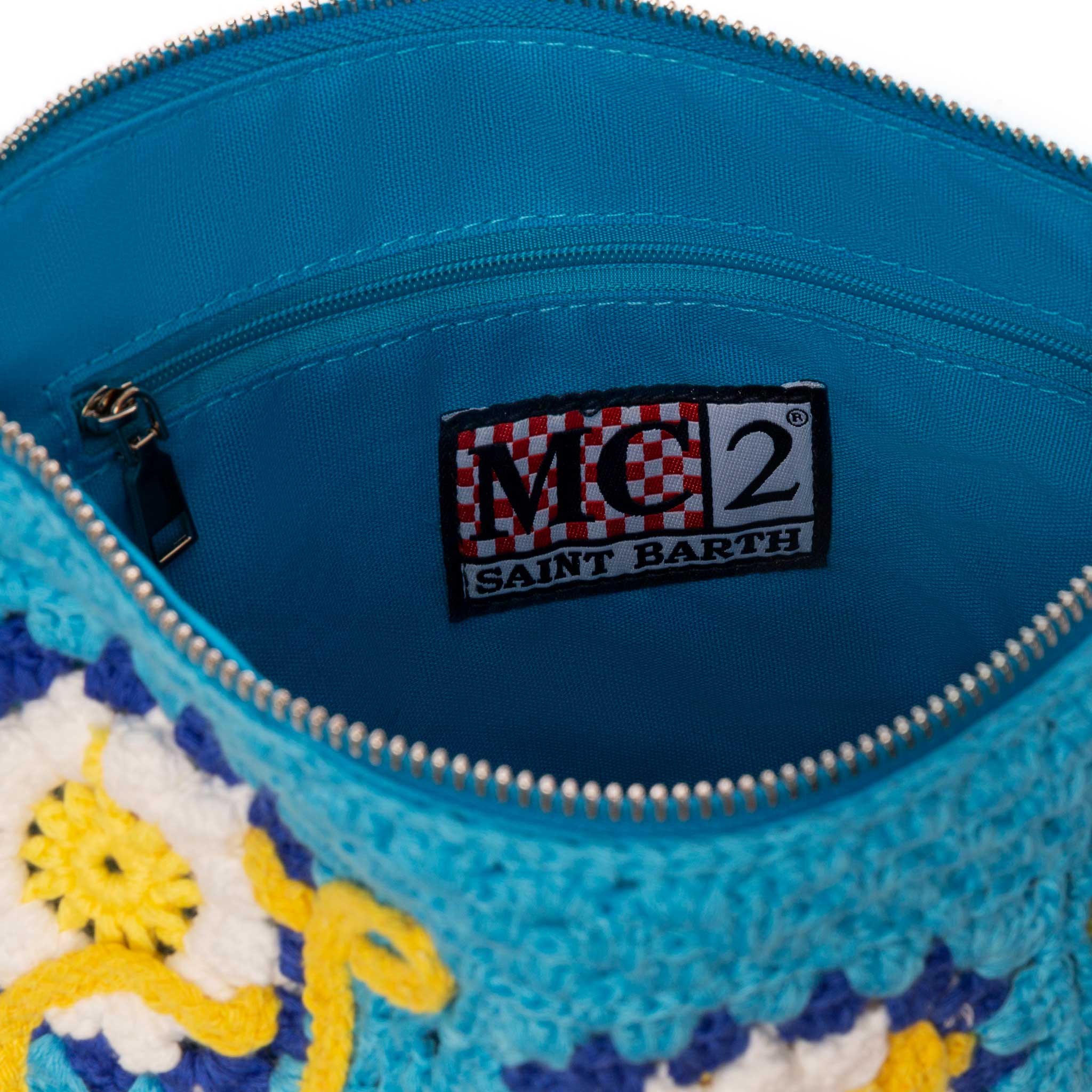 mc2-saint-barth-parisienne-pouch-uncinetto-azzurra-ricamo-margherite-20x28-cm image 5