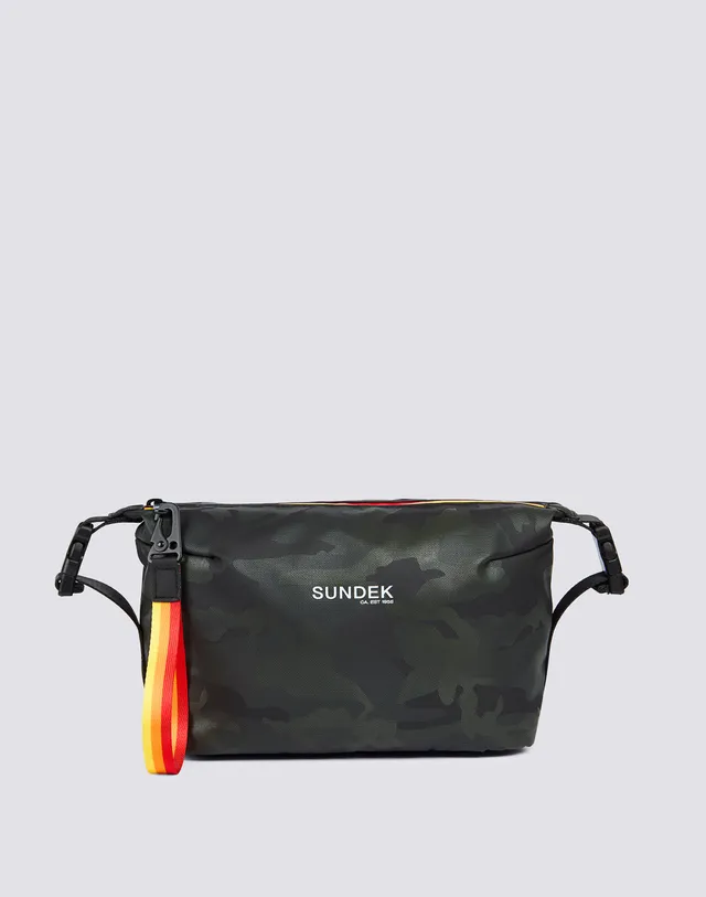 sundek-beauty-case-camou-jacquard-con-zip-rainbow-e-tracolla image 1