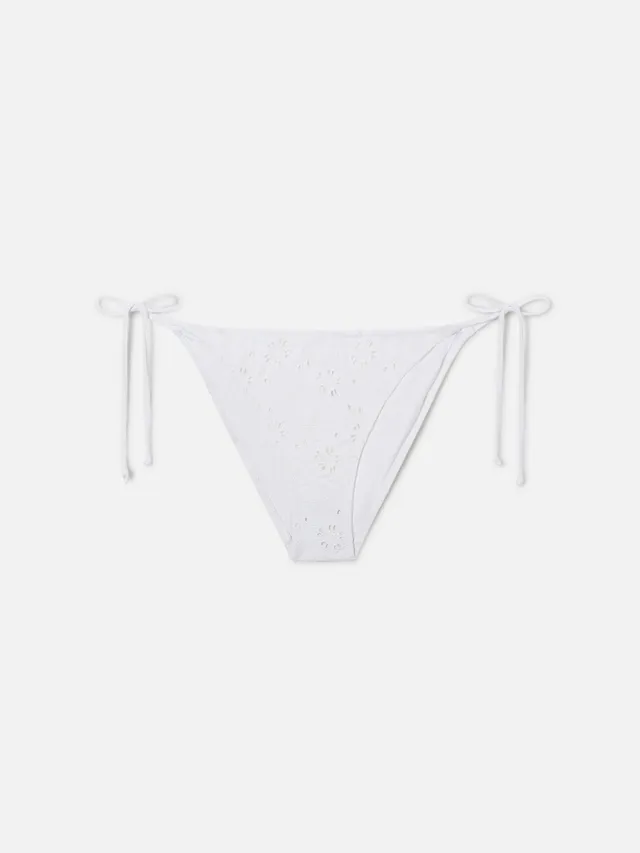 mc2-saint-barth-slip-mare-virgo-classico-in-tessuto-sangallo-bianco-con-ricamo-i image 1