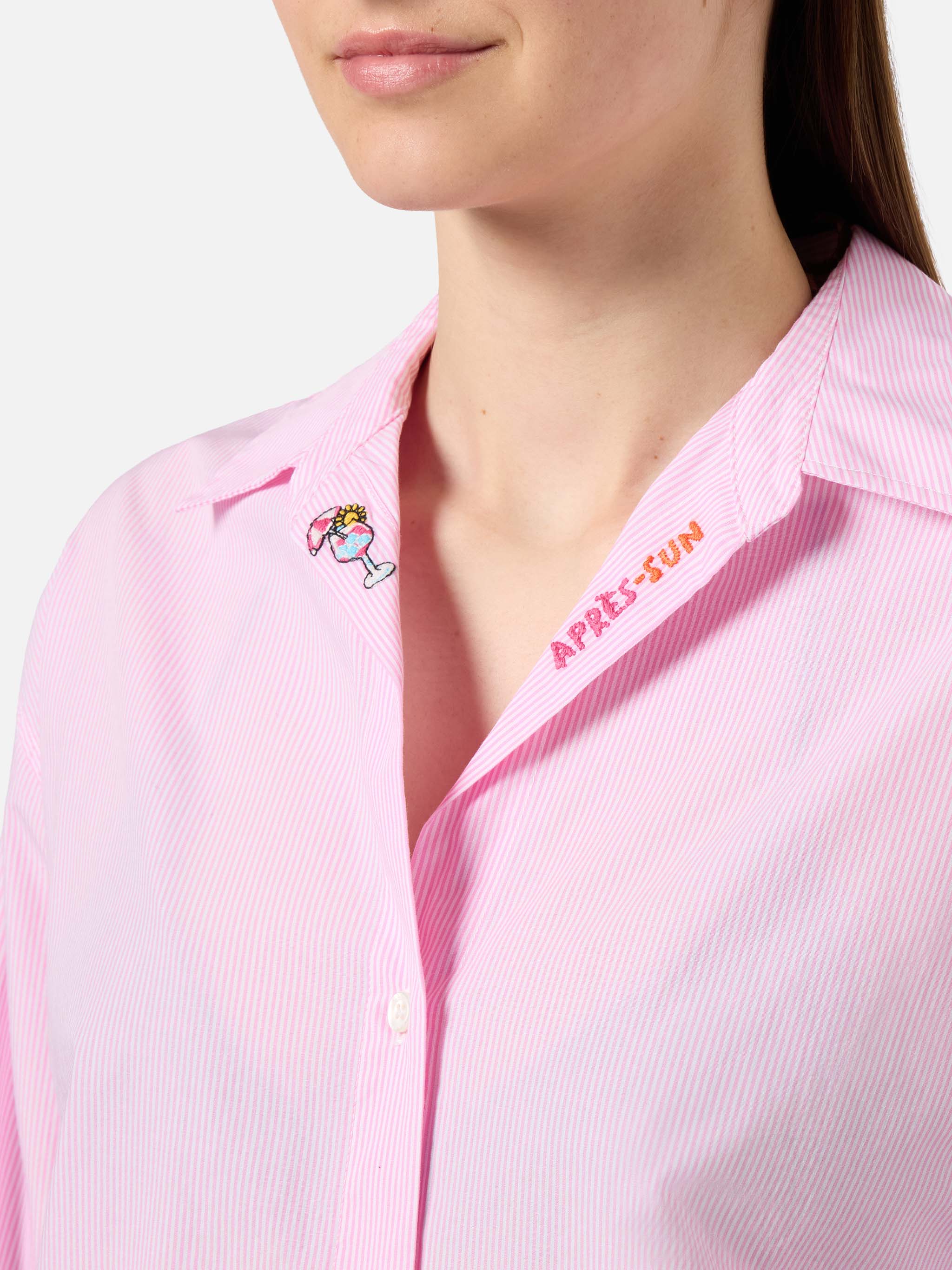 mc2-saint-barth-camicia-cristal-in-popeline-di-cotone-a-righe-rosa-con-ricami-do image 2