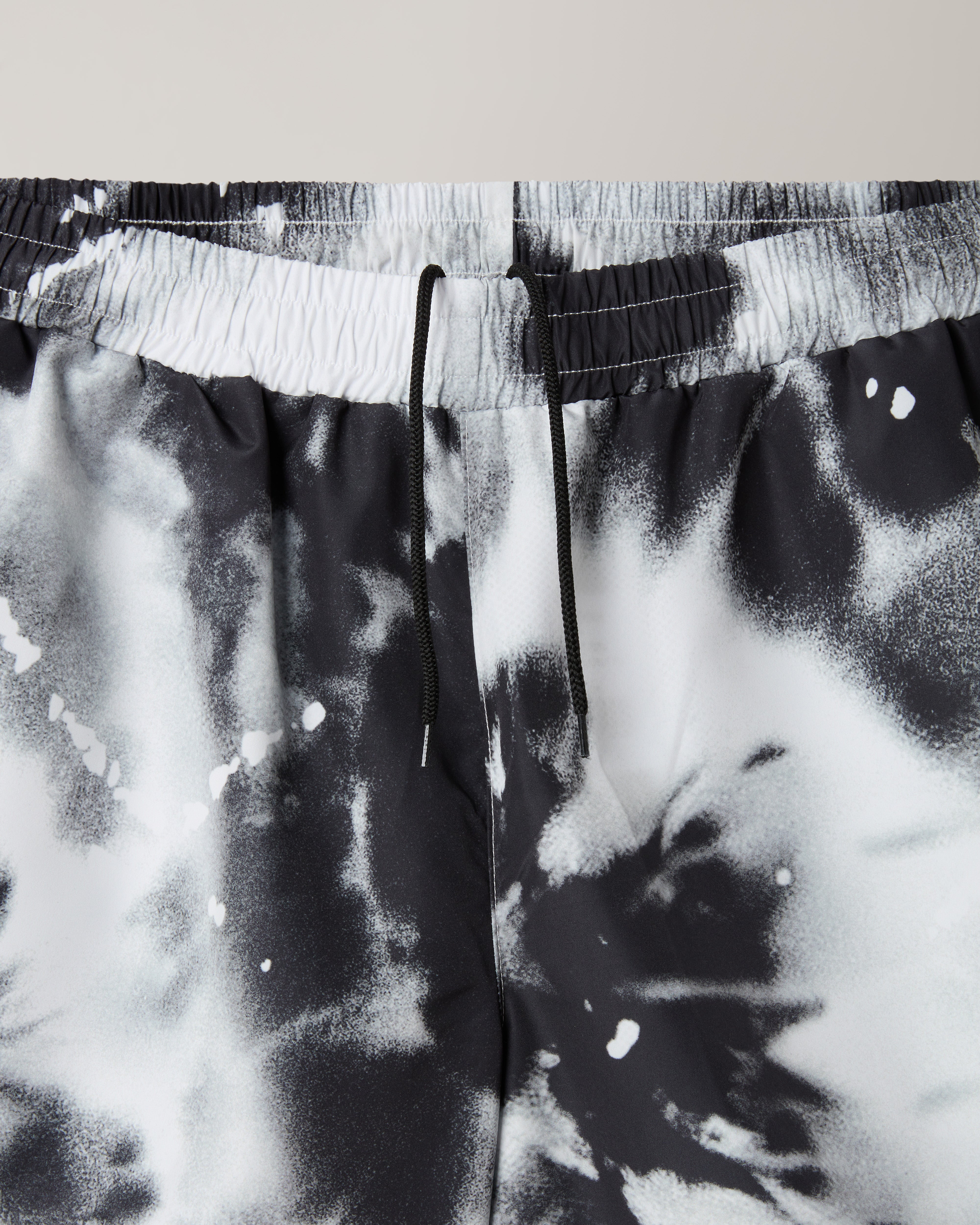 australian-rorschach-print-short-short-smash-nero-all-over image 5