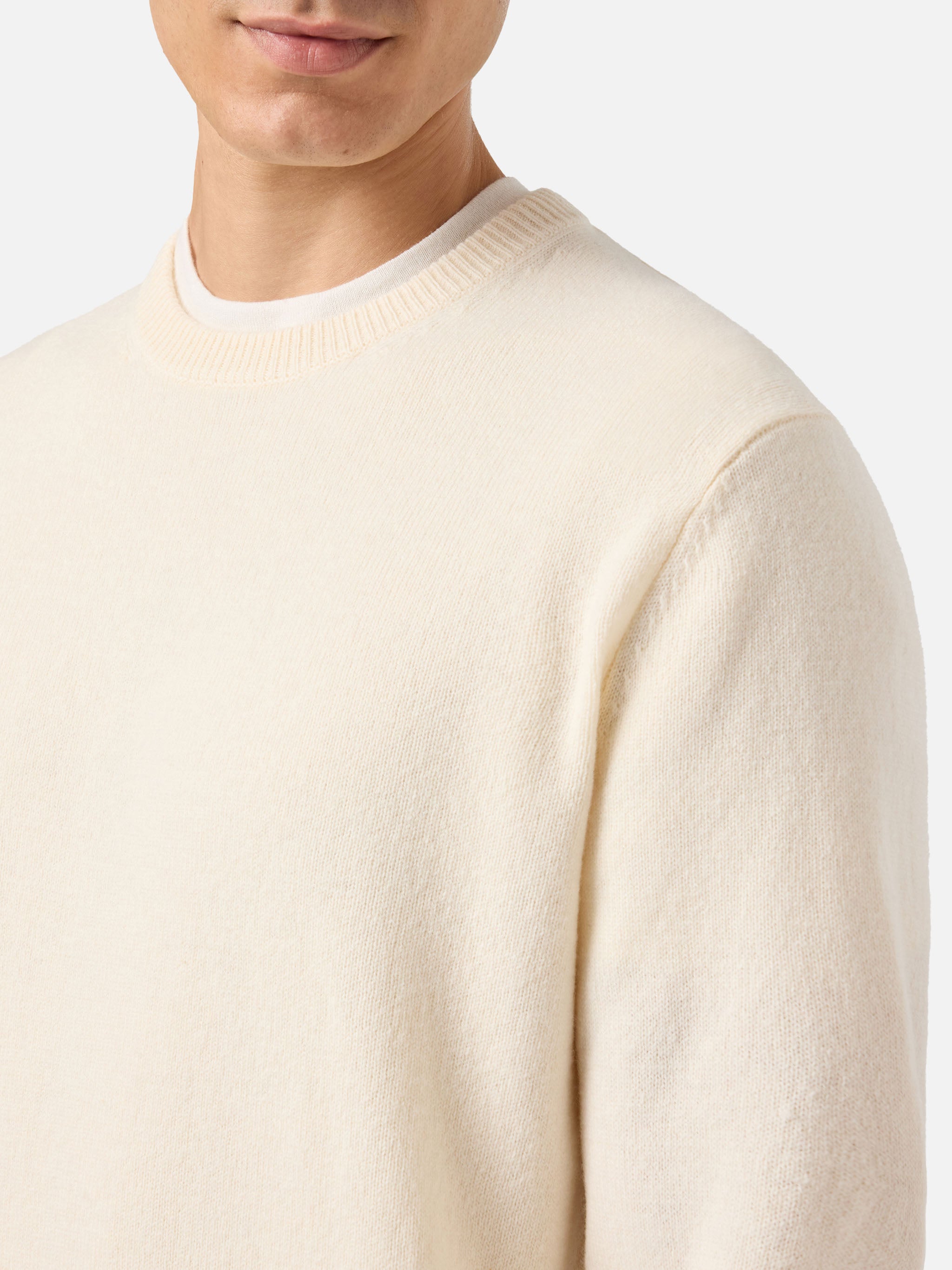 mc2-saint-barth-maglione-regent-girocollo-uomo-in-100-lambswool-bianco image 2