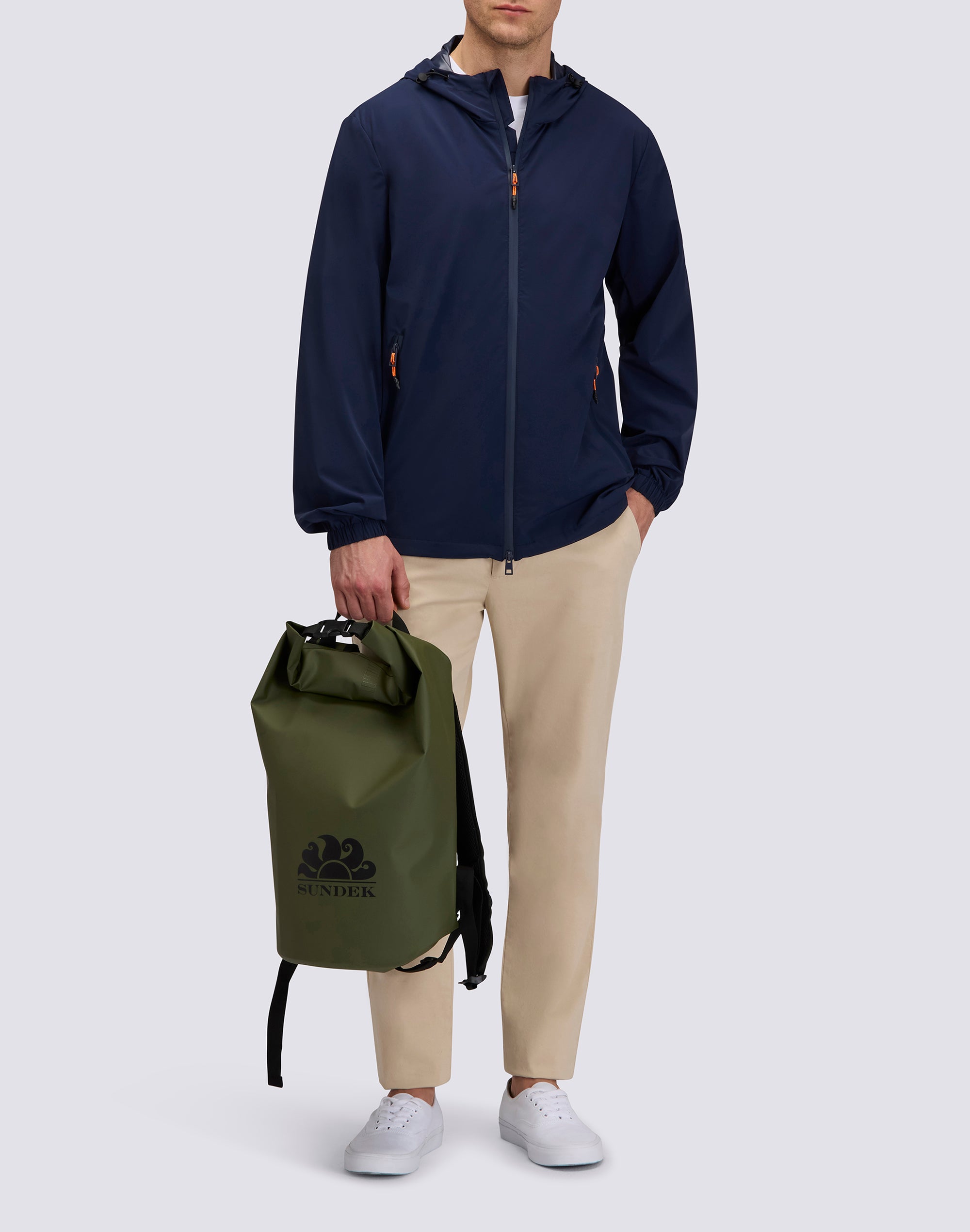 sundek-zaino-water-resistant-20-litri-uomo-con-logo-e-moschettone image 4