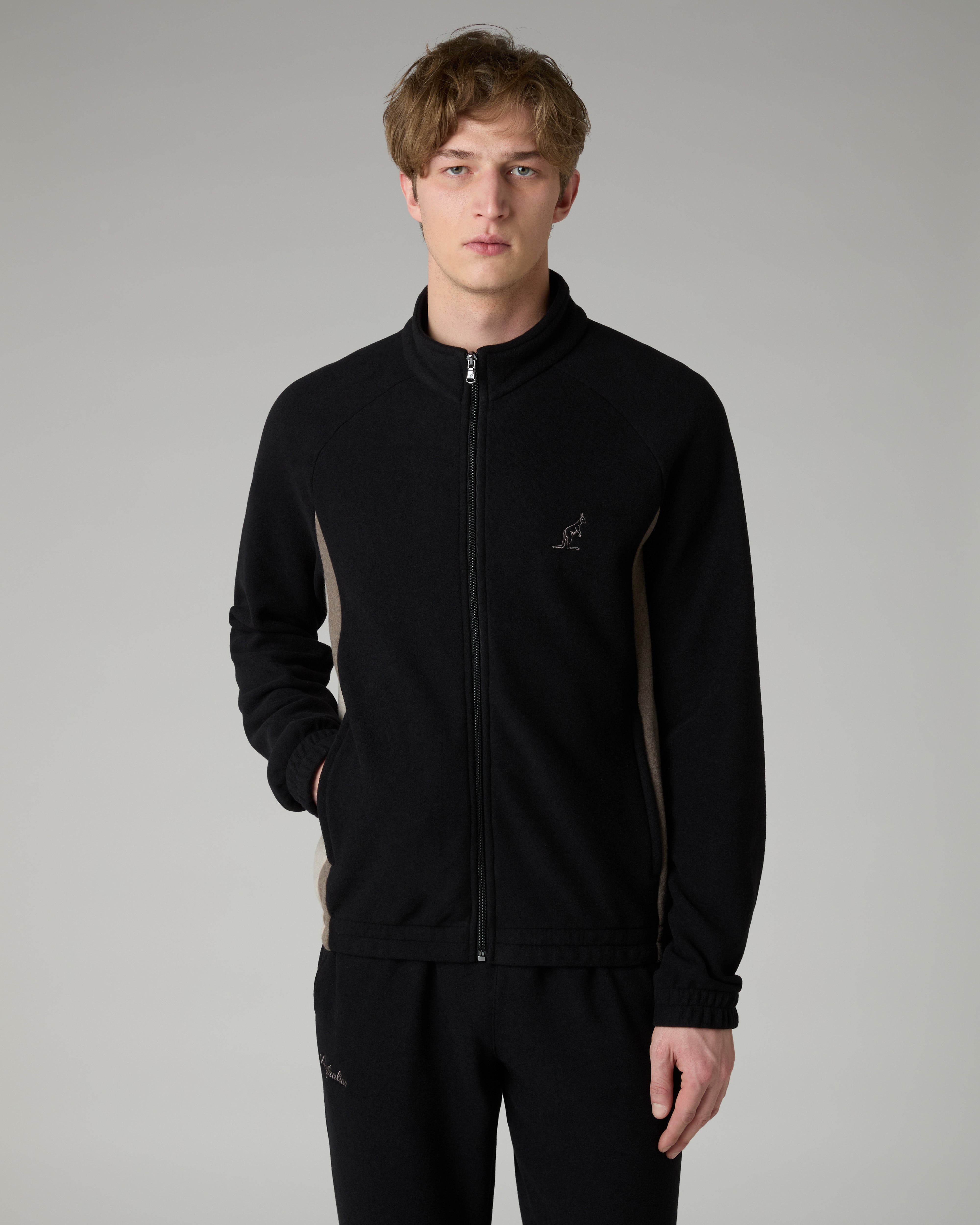 australian-legacy-tracksuit-tuta-in-softech-nero-made-in-italy image 3