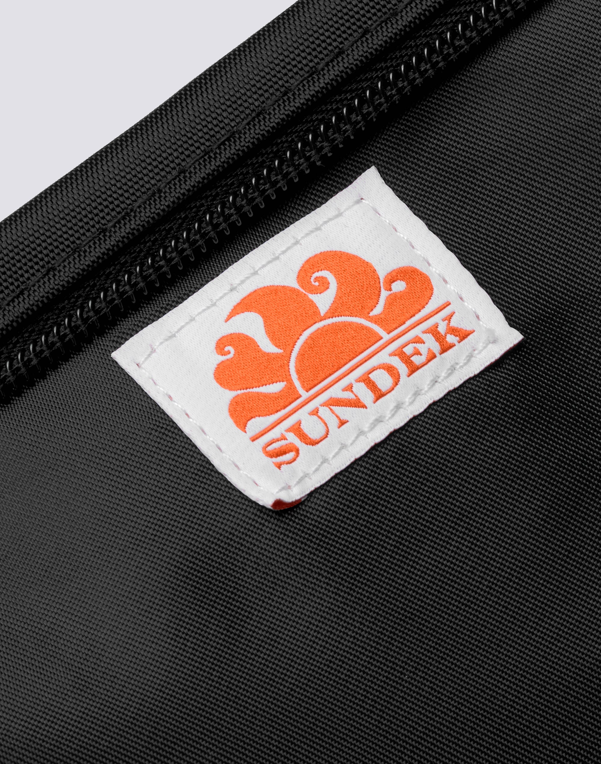 sundek-dudo-pochette-in-gomma-rigida-con-asola-passamano image 3