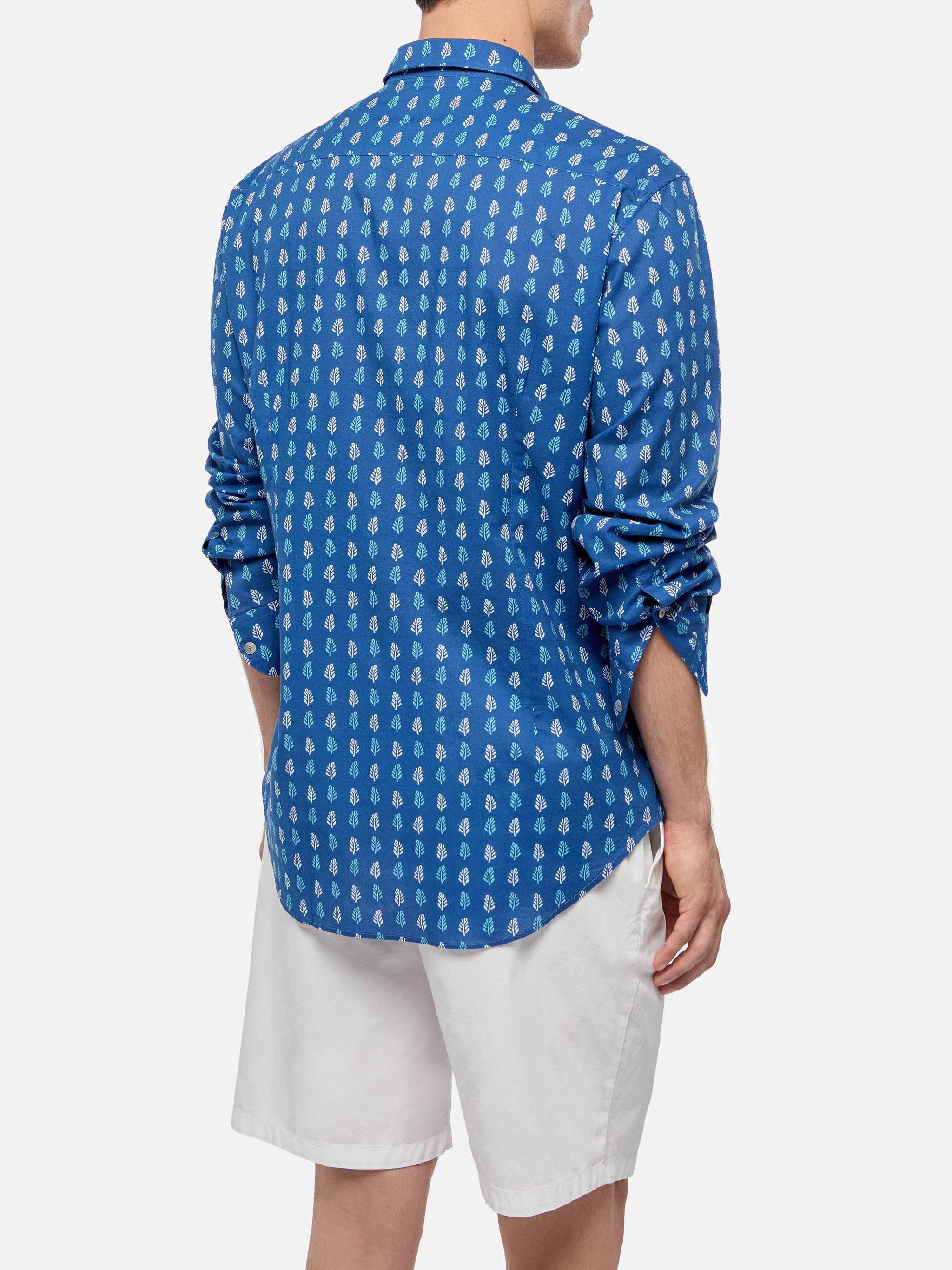 mc2-saint-barth-camicia-sikelia-uomo-in-mussola-di-cotone-blu-stampa-batik image 3