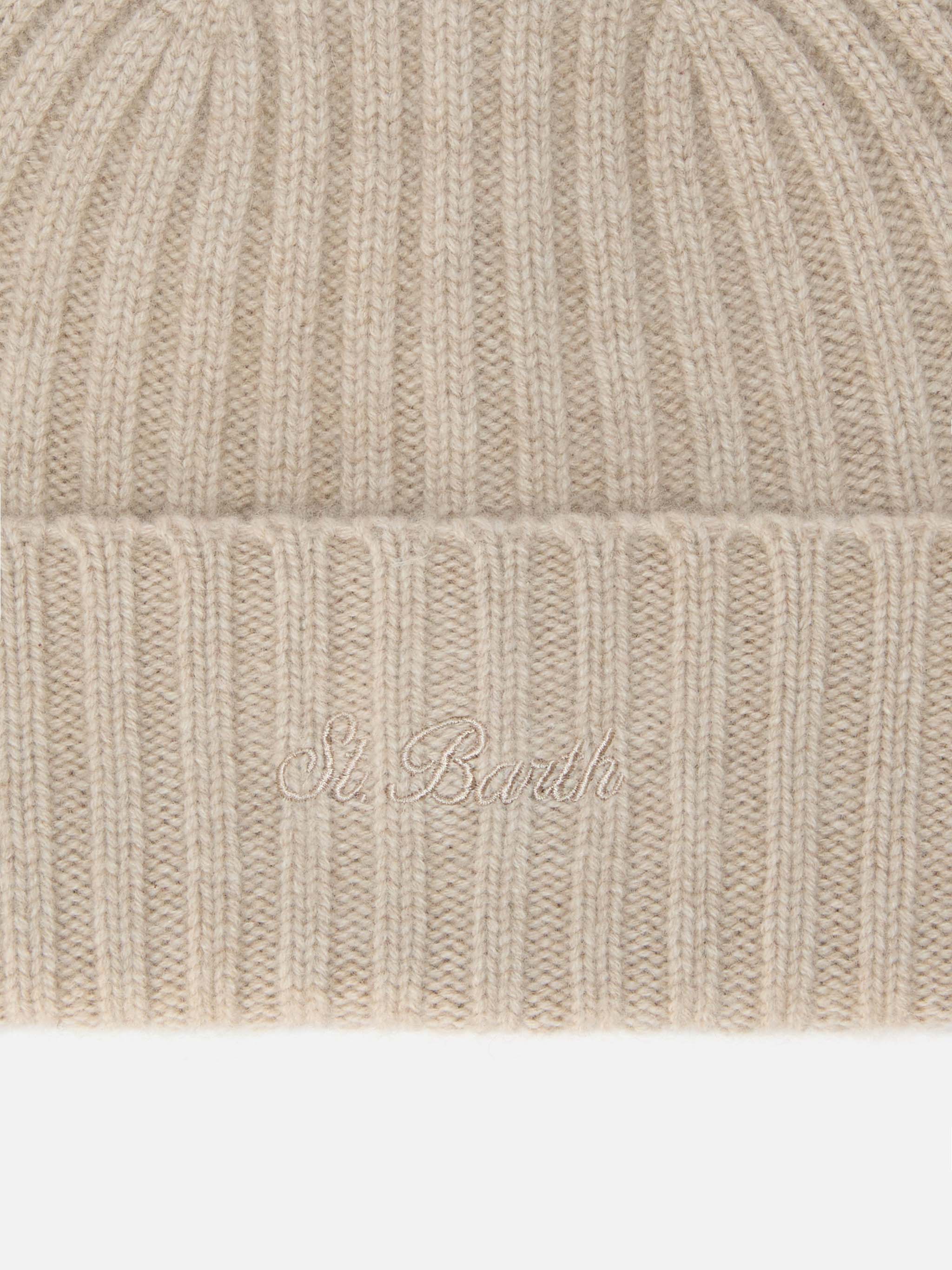mc2-saint-barth-wengen-berretto-in-100-cashmere-kaki-con-ricamo image 2
