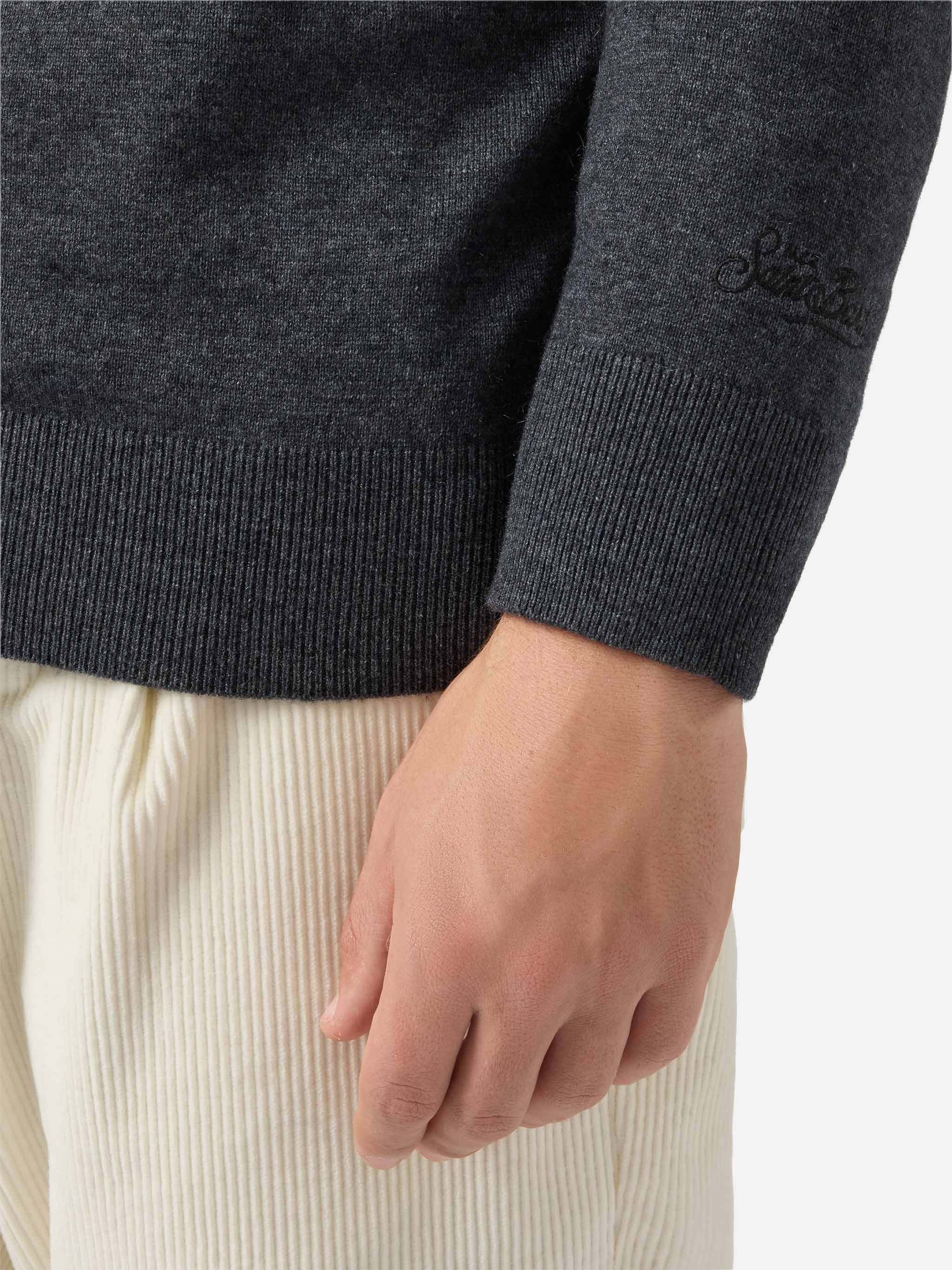 mc2-saint-barth-heron-light-maglia-uomo-cashmere-grigio-ricamo-bartman image 3