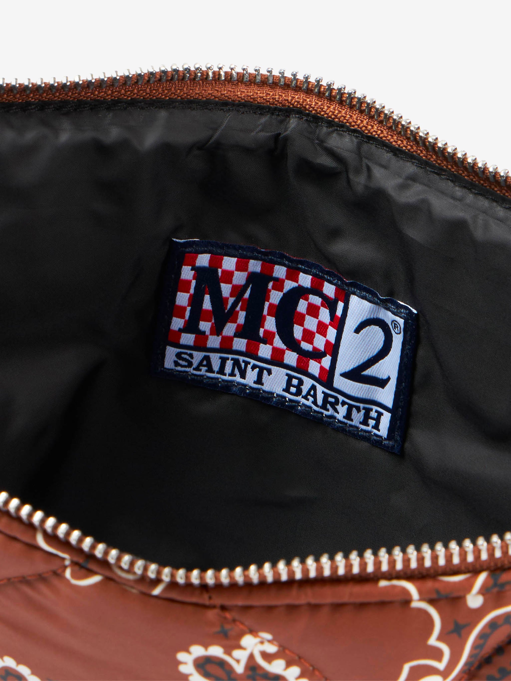 mc2-saint-barth-pochette-imbottita-puf0003-stampa-bandana-marrone-24x30-cm image 4
