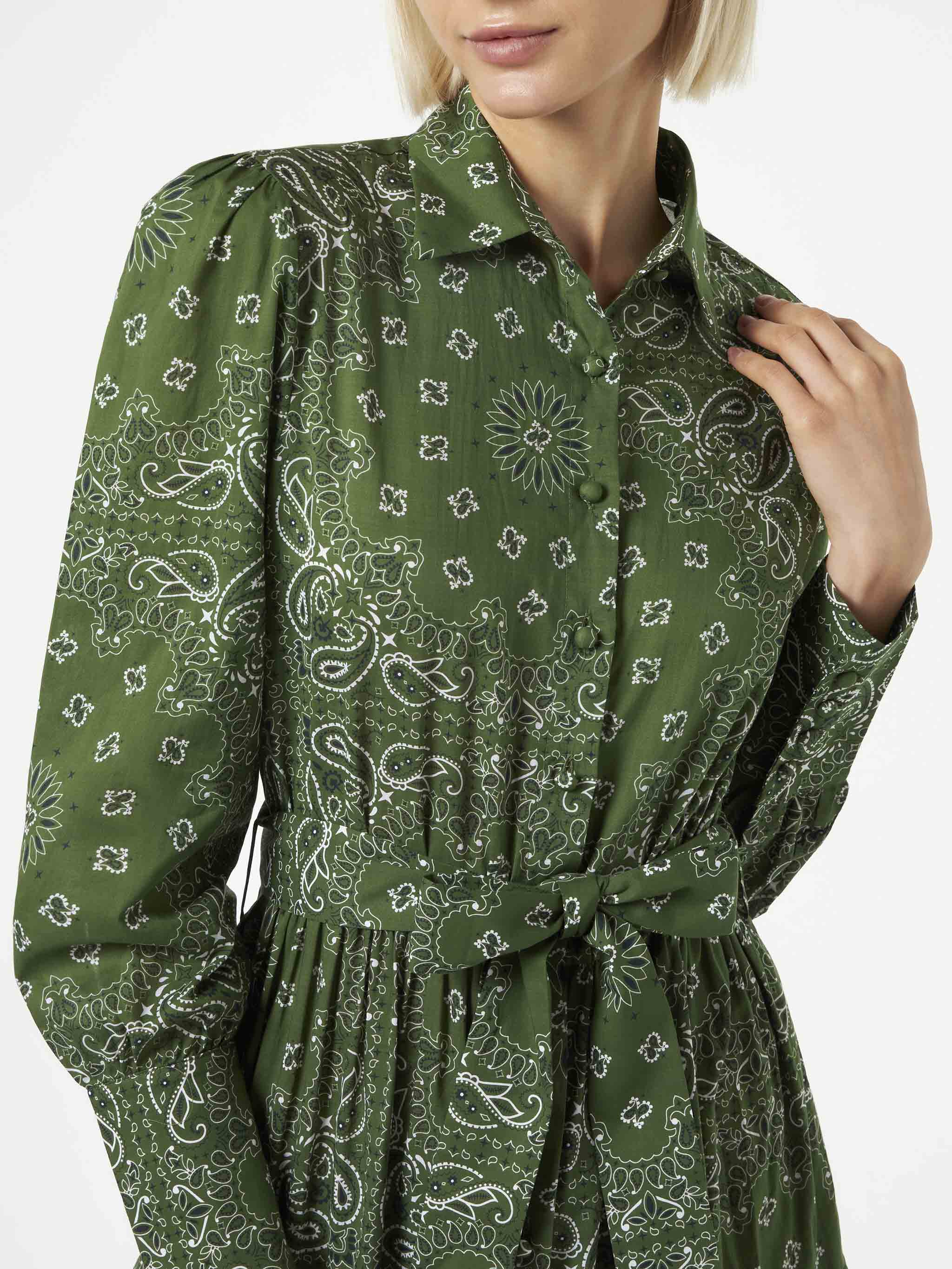 mc2-saint-barth-abito-lungo-da-donna-verde-con-stampa-bandana image 3