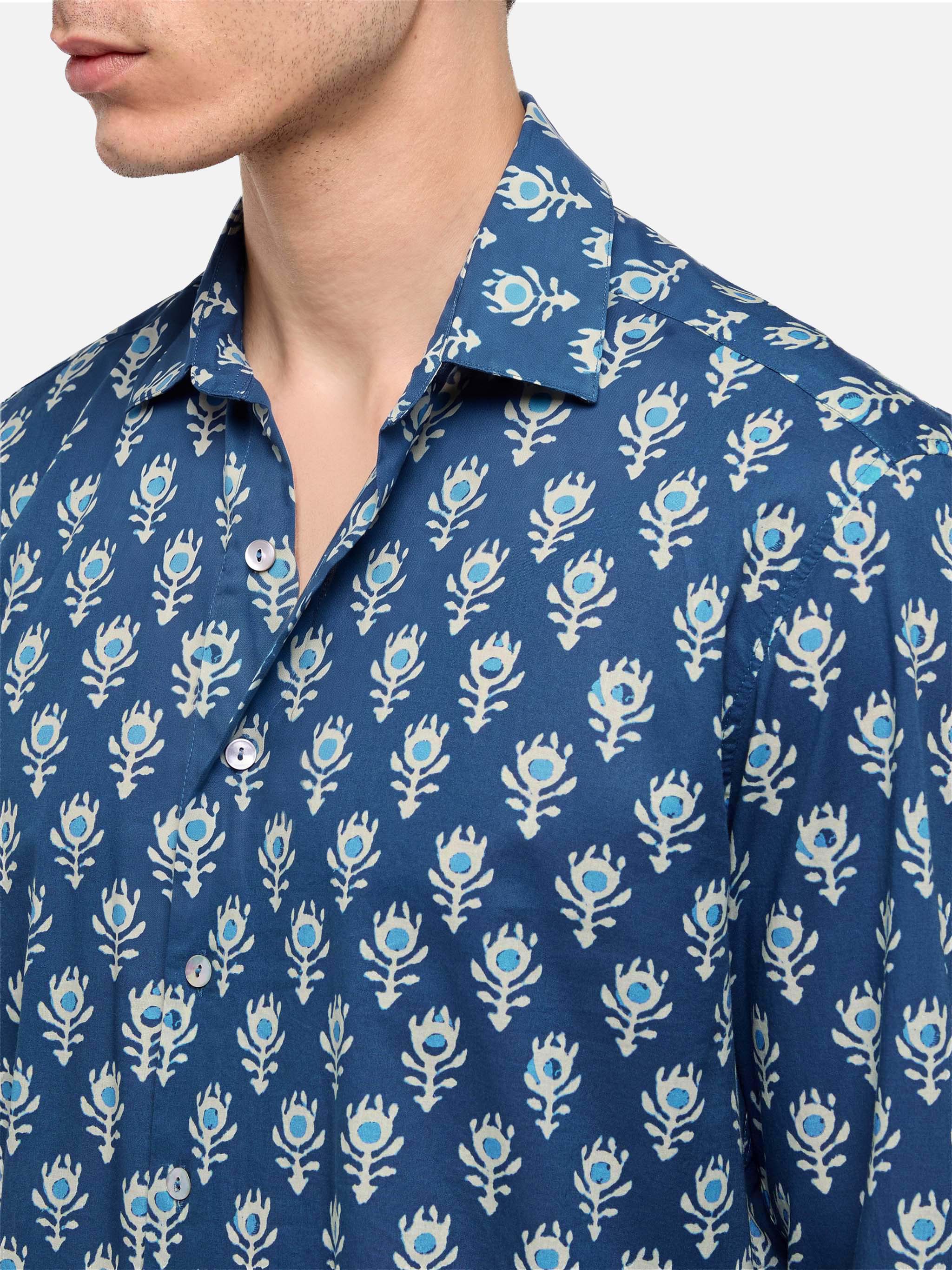 mc2-saint-barth-camicia-sikelia-uomo-in-mussola-di-cotone-stampa-boho-blu image 2