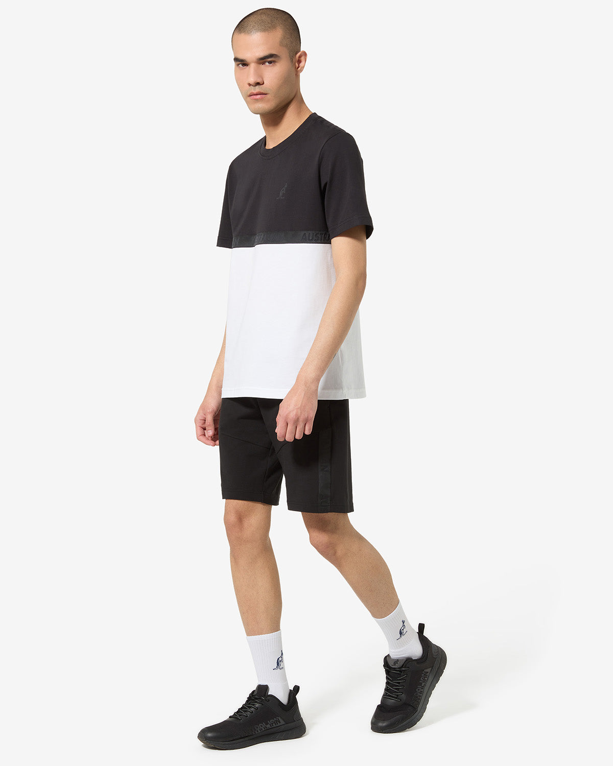 australian-color-block-t-shirt-maglietta-cotone-nera-logo-rifrangente image 2