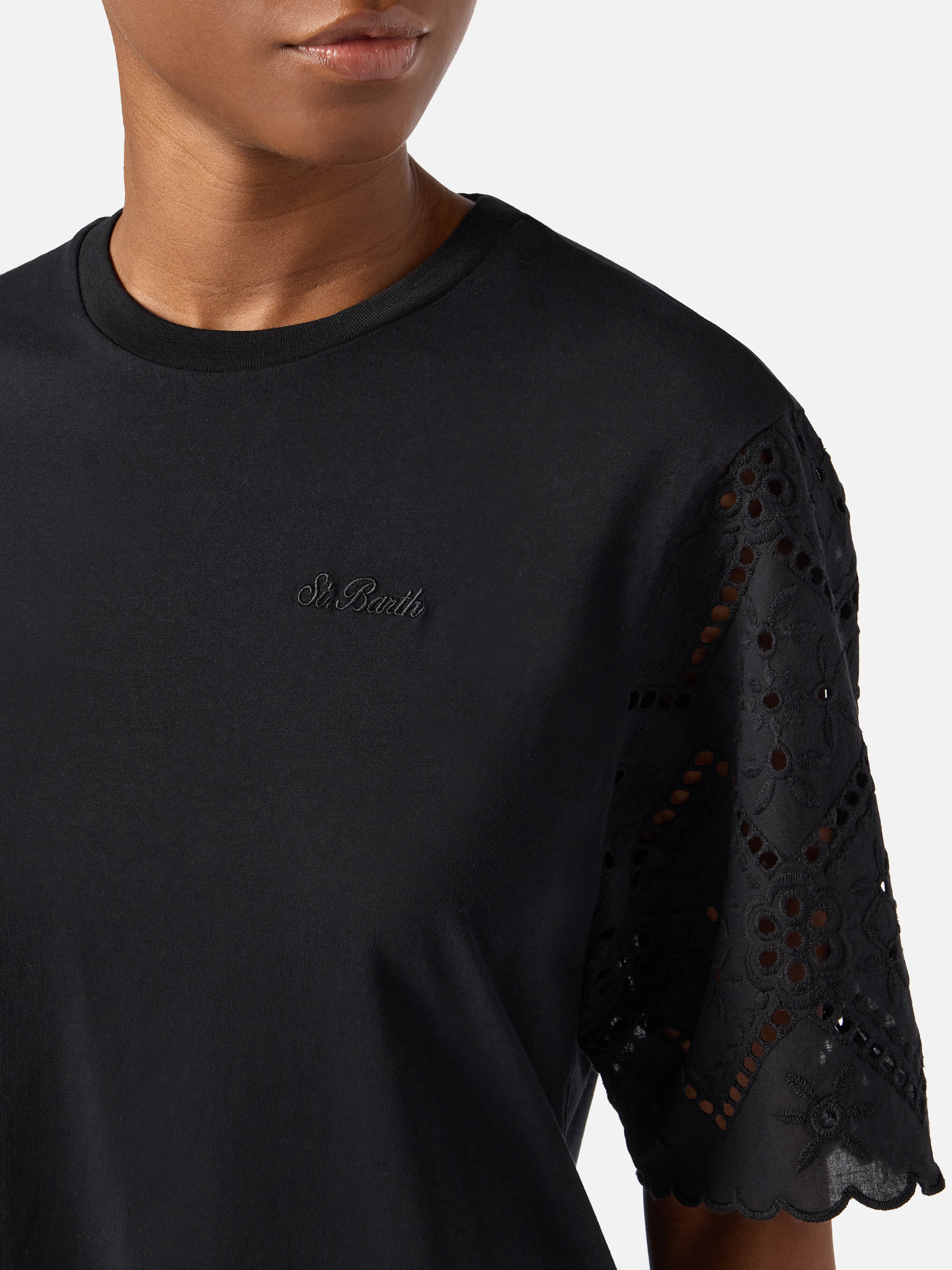 mc2-saint-barth-maisa-msa0002-t-shirt-donna-nera-cotone-con-maniche-sangallo image 3
