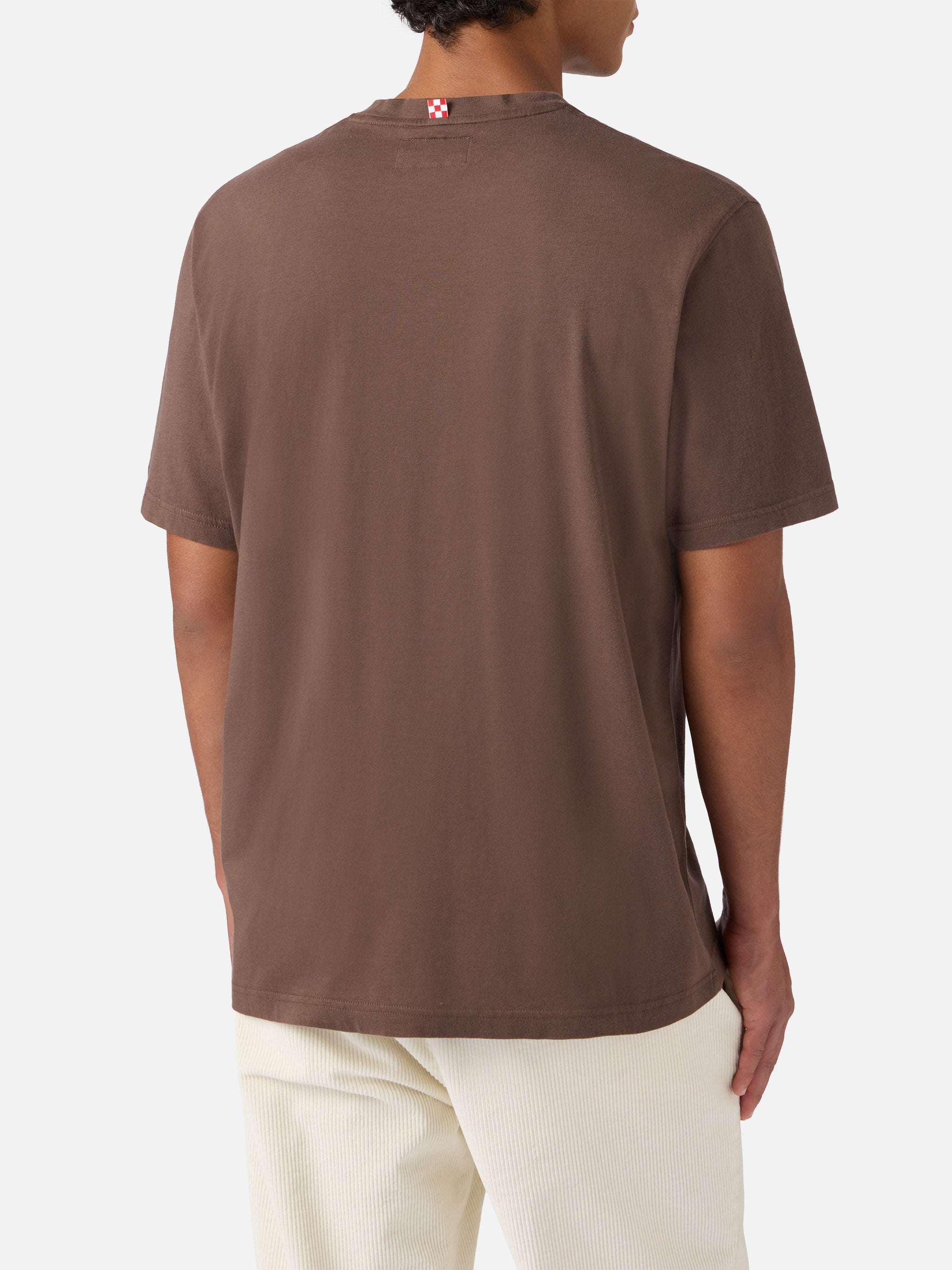 mc2-saint-barth-t-shirt-arnott-uomo-in-cotone-marrone-con-ricamo-a-mari-e-monti image 3