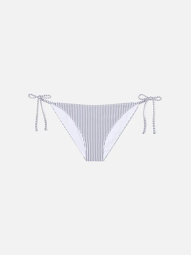mc2-saint-barth-virgo-slip-mare-classico-in-seersucker-a-righe-blu-e-bianche image 1