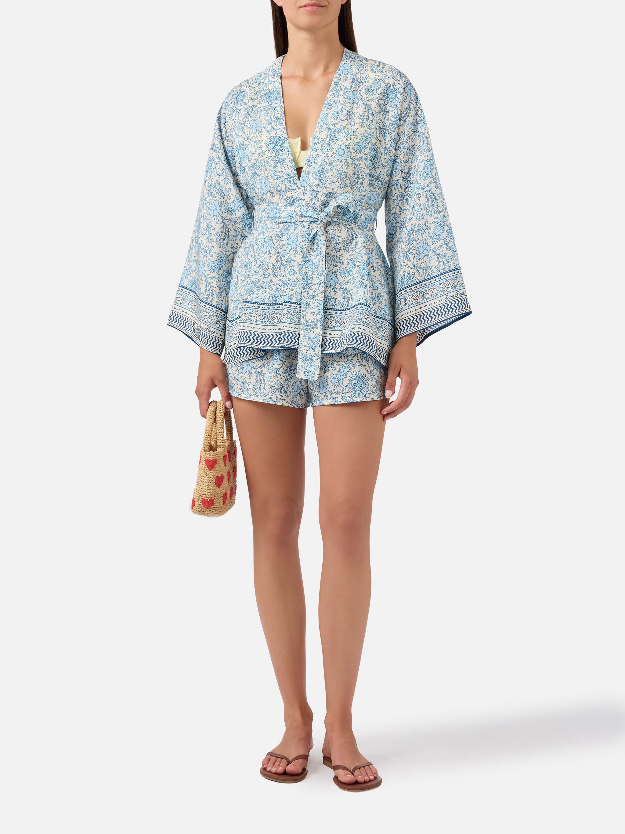 mc2-saint-barth-kammy-shorts-donna-seta-azzurro-bianco-stampa-batik-floreale image 2