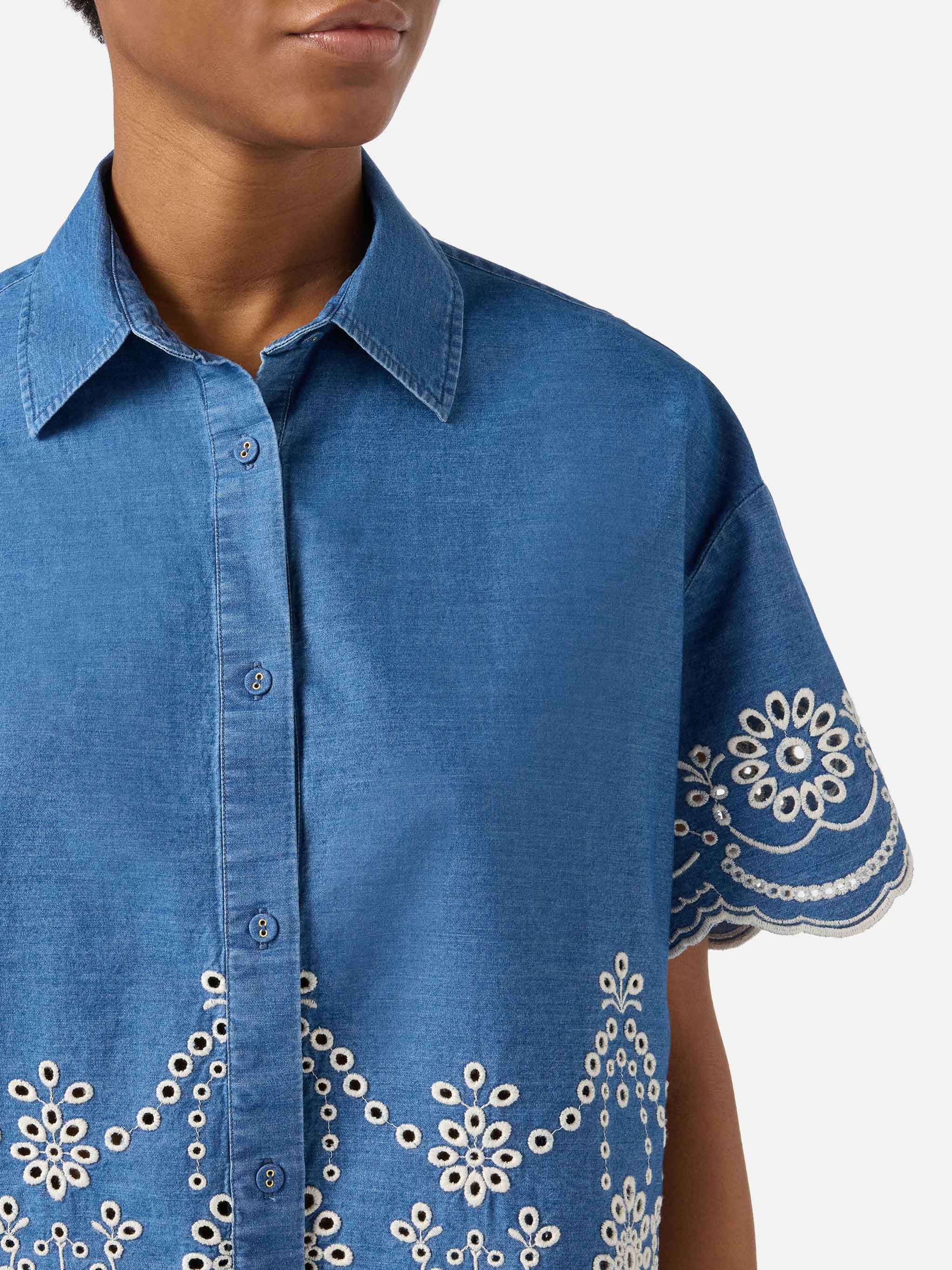 mc2-saint-barth-camicia-donna-clementine-chambray-blu-con-ricamo-floreale image 2