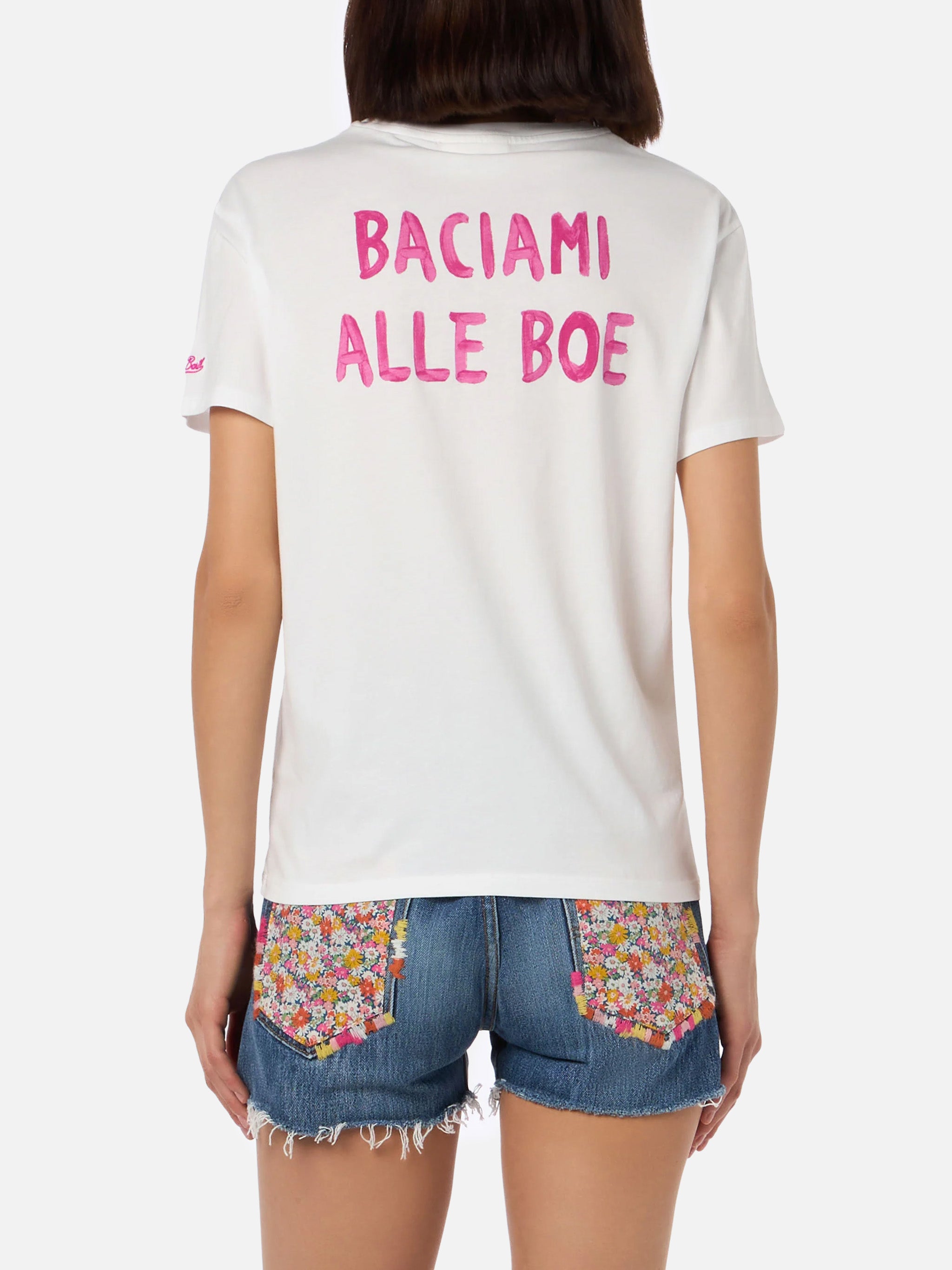mc2-saint-barth-emilie-t-shirt-cotone-bianca-baciami-alle-boe-special-edition image 2