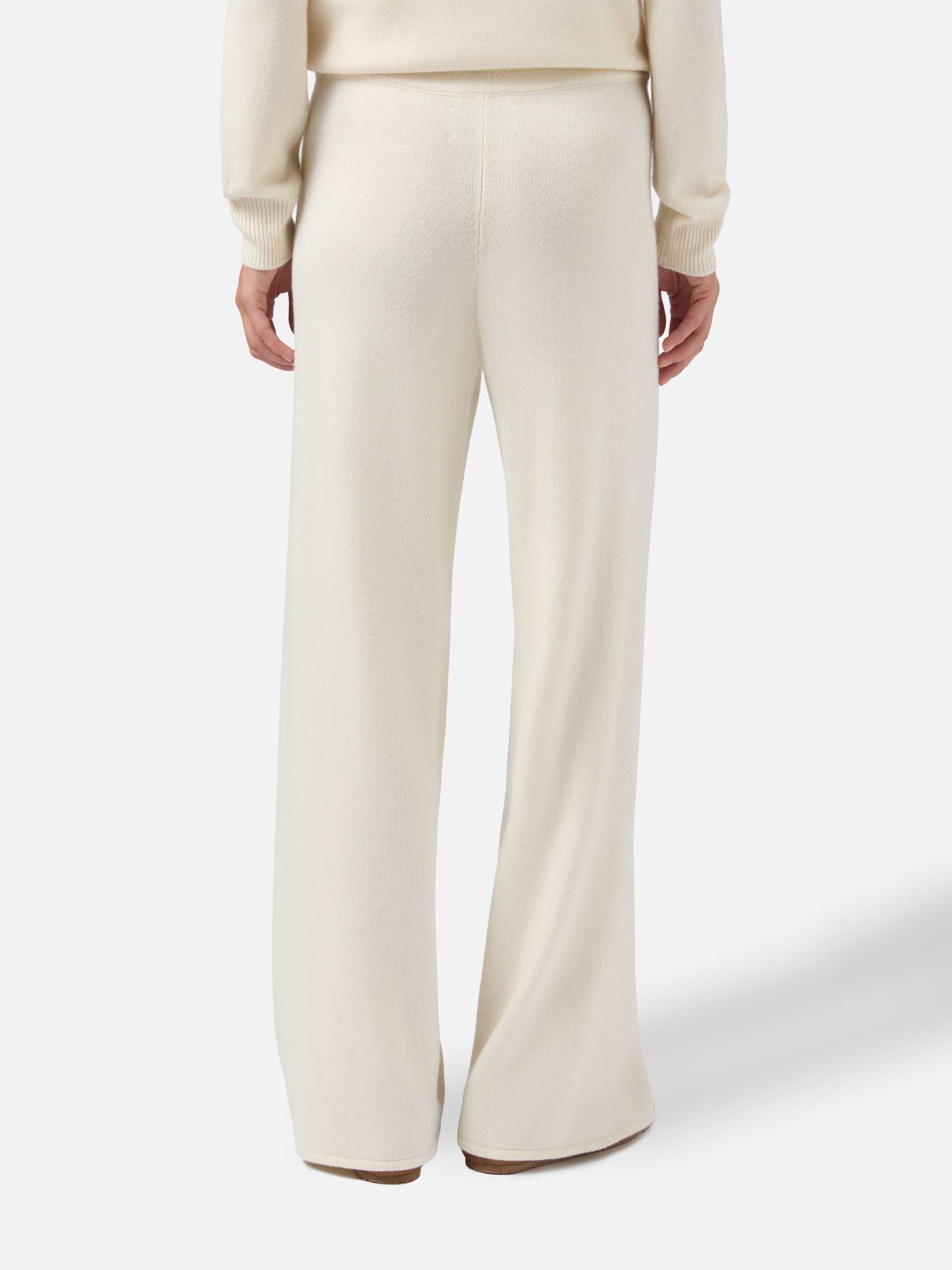 mc2-saint-barth-pantaloni-a-palazzo-in-maglia-misto-cashmere-bianco-sporco image 2